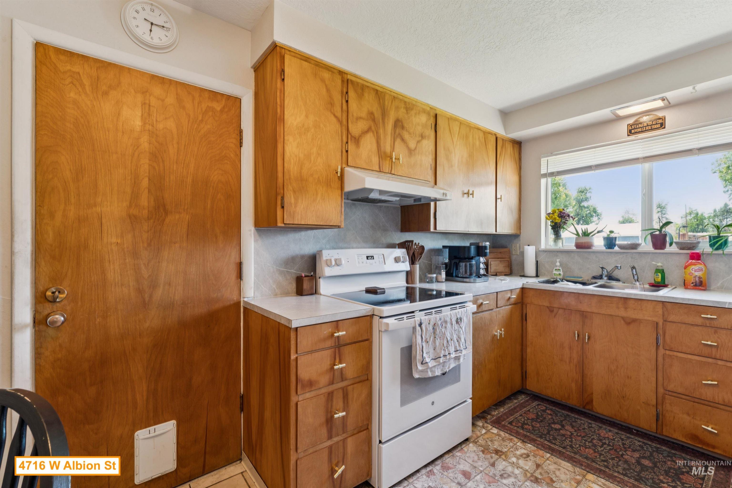 4716 W Albion St, Boise, Idaho 83705-1204, 2 Bedrooms, 1 Bathroom, Residential Income For Sale, Price $870,000, 98990067