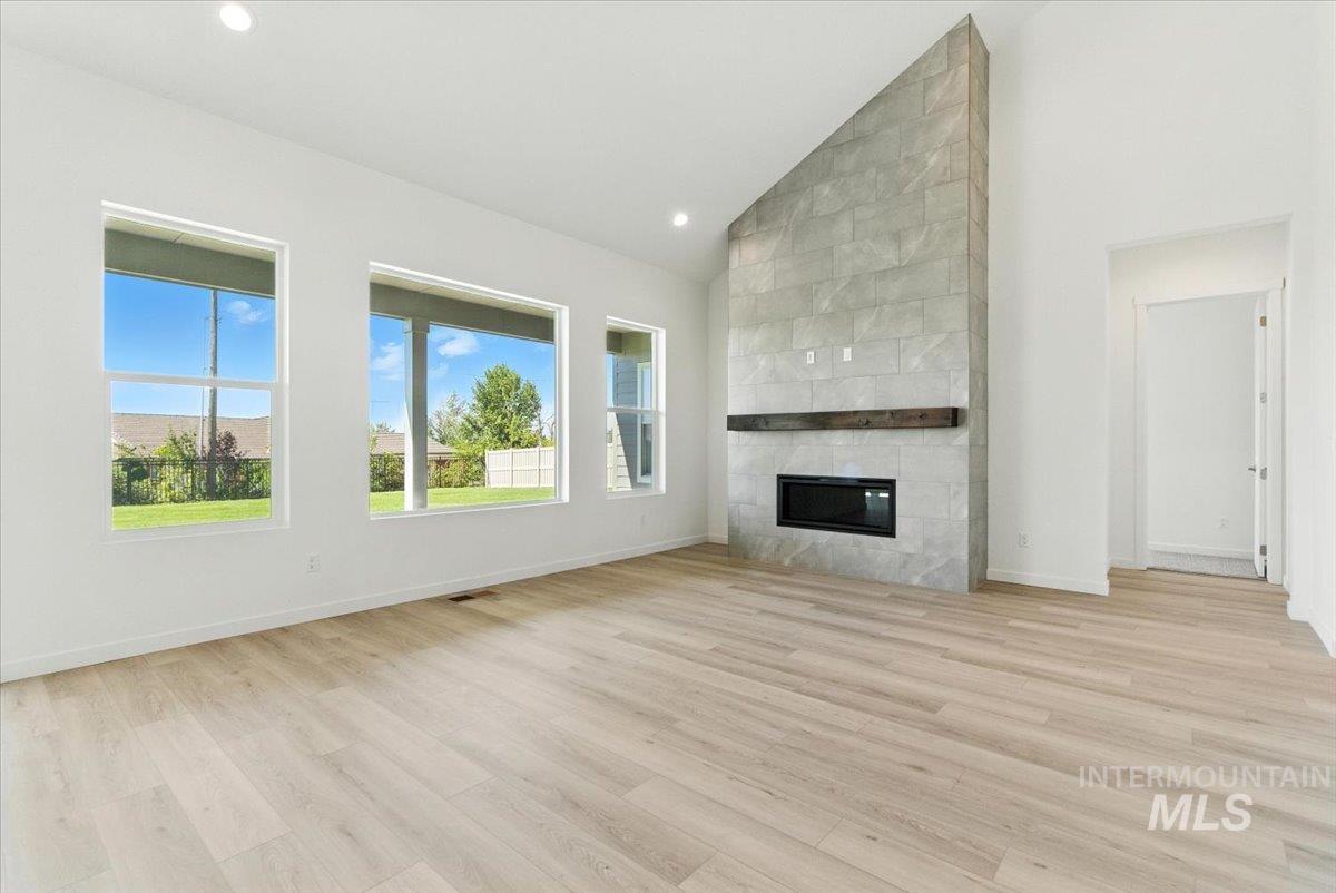 8974 W Teratai St., Star, Idaho 83669, 4 Bedrooms, 3.5 Bathrooms, Residential For Sale, Price $819,990,MLS 98990068