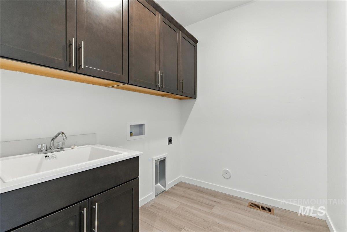 8974 W Teratai St., Star, Idaho 83669, 4 Bedrooms, 3.5 Bathrooms, Residential For Sale, Price $819,990,MLS 98990068