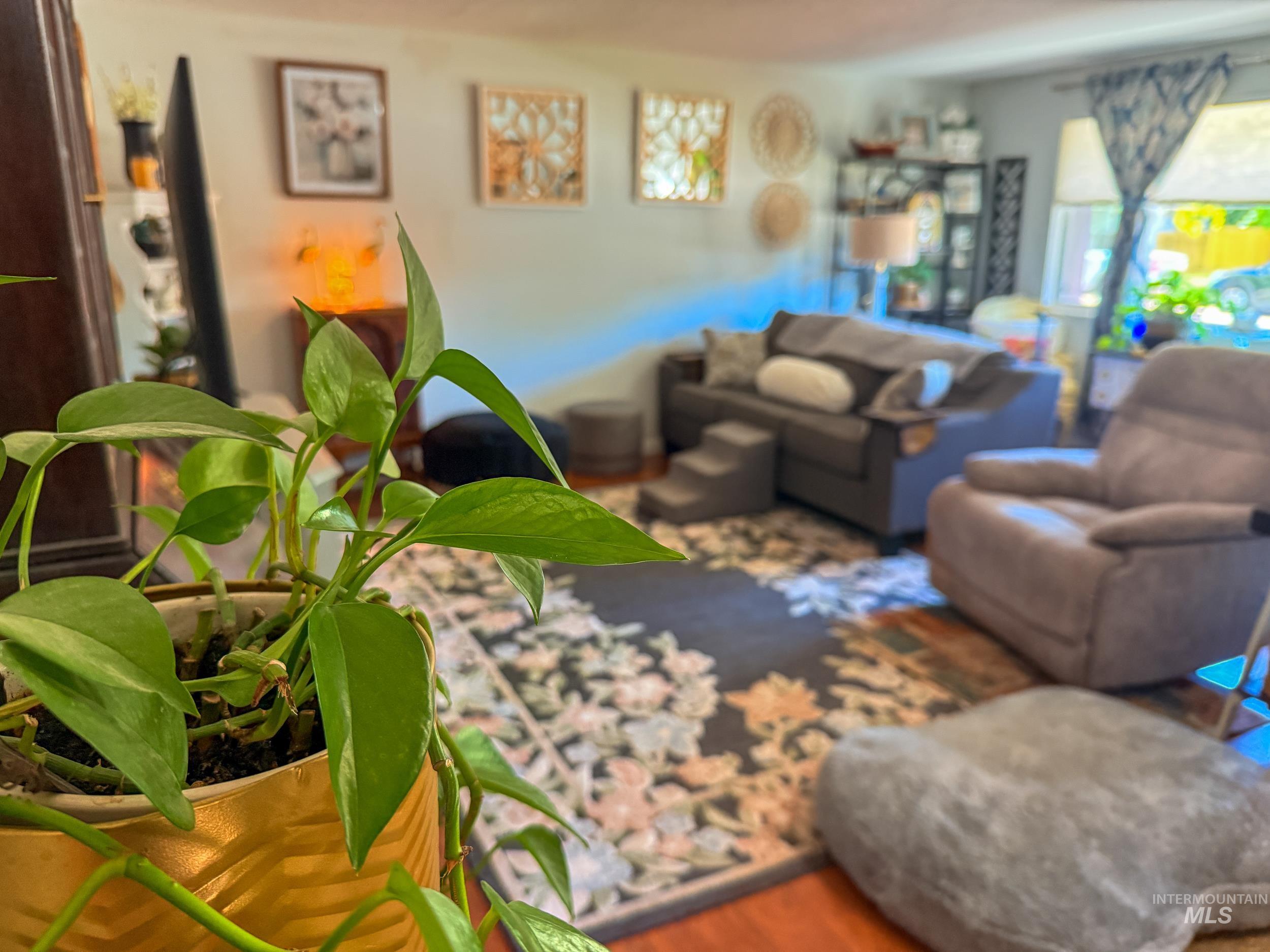1205 N Cumberland Dr, Boise, Idaho 83704, 3 Bedrooms, 1.5 Bathrooms, Residential For Sale, Price $459,999,MLS 98990069