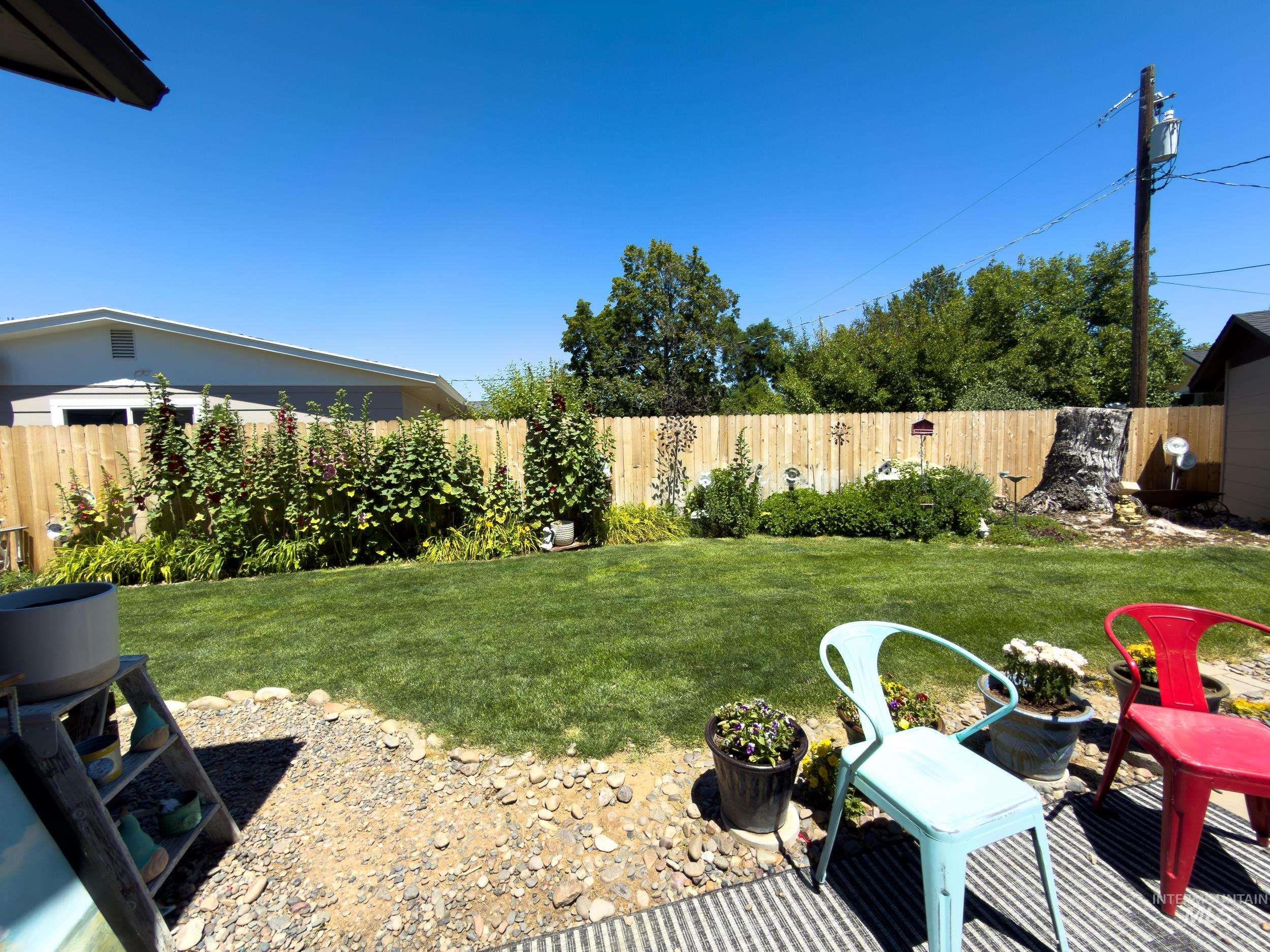 1205 N Cumberland Dr, Boise, Idaho 83704, 3 Bedrooms, 1.5 Bathrooms, Residential For Sale, Price $459,999,MLS 98990069