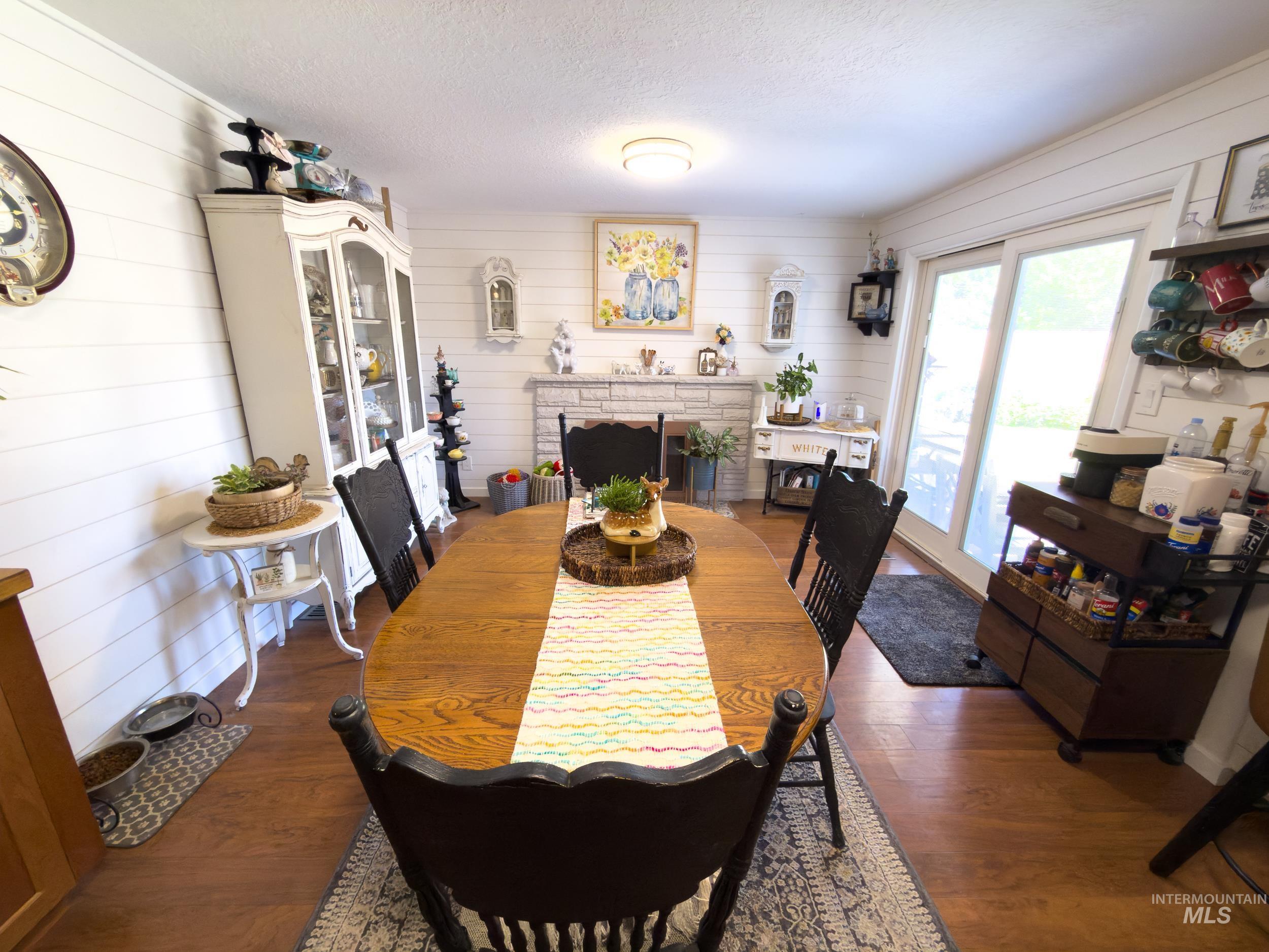 1205 N Cumberland Dr, Boise, Idaho 83704, 3 Bedrooms, 1.5 Bathrooms, Residential For Sale, Price $459,999,MLS 98990069
