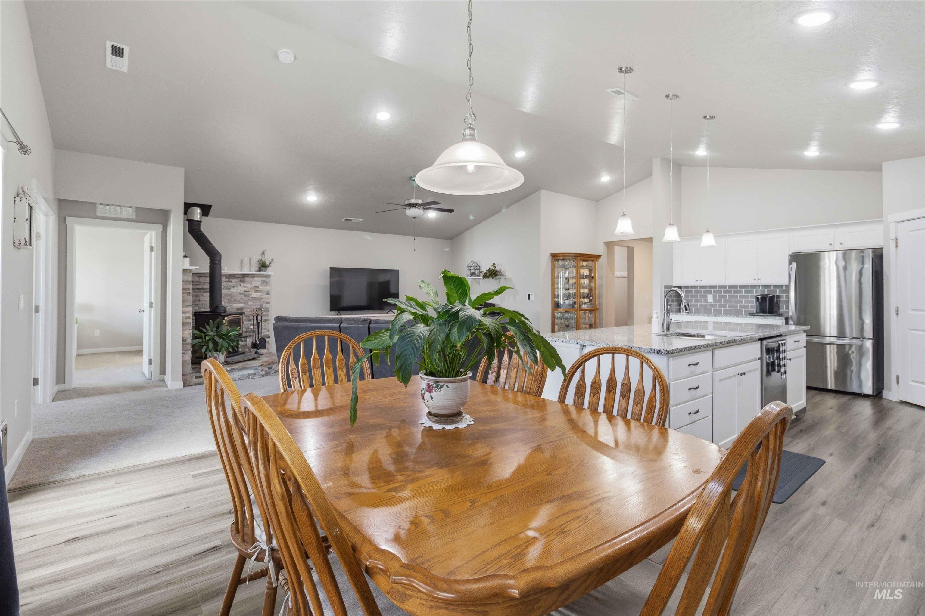 15789 N Limestone Way, Nampa, Idaho 83651, 3 Bedrooms, 2 Bathrooms, Residential For Sale, Price $445,000, 98990071