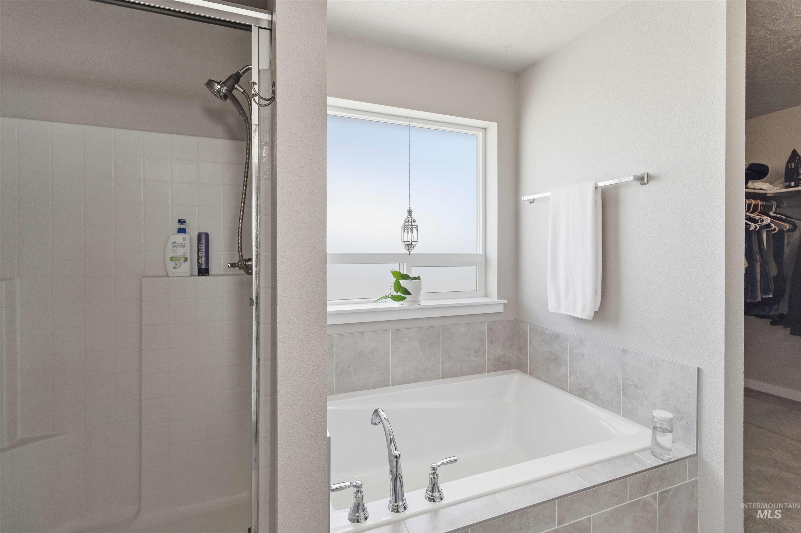 15789 N Limestone Way, Nampa, Idaho 83651, 3 Bedrooms, 2 Bathrooms, Residential For Sale, Price $445,000, 98990071