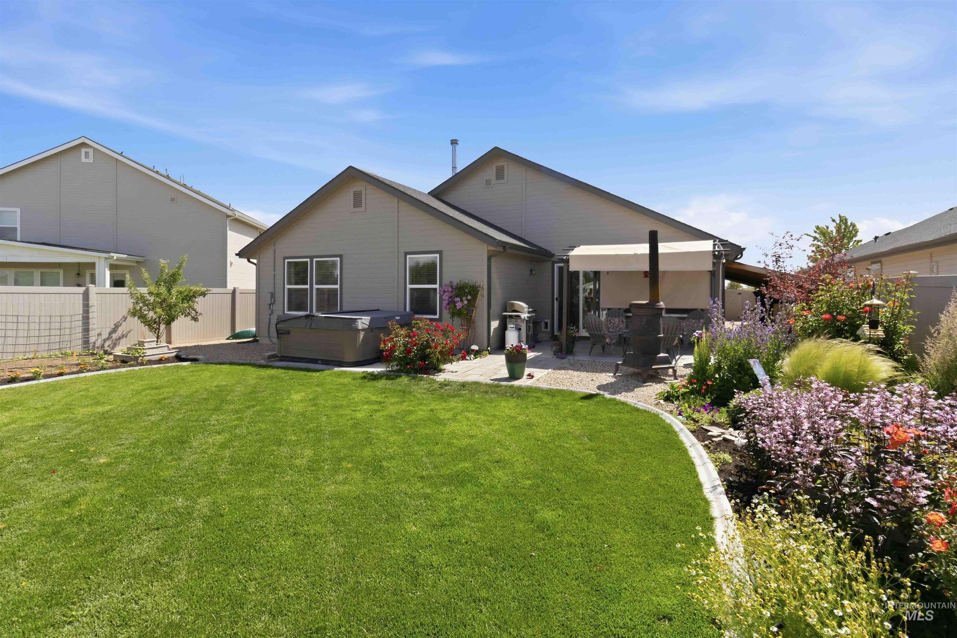 15789 N Limestone Way, Nampa, Idaho 83651, 3 Bedrooms, 2 Bathrooms, Residential For Sale, Price $445,000, 98990071