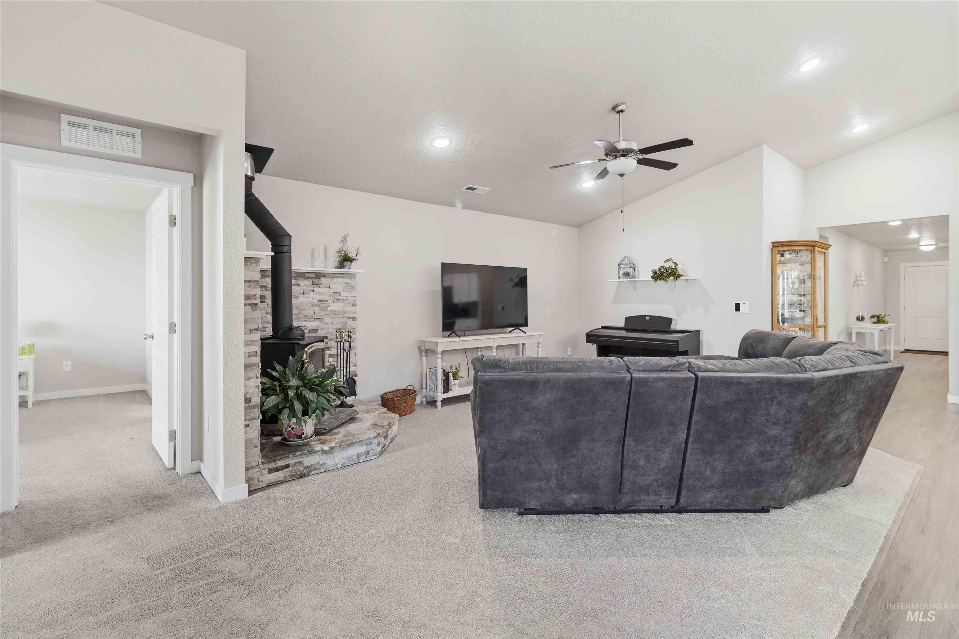 15789 N Limestone Way, Nampa, Idaho 83651, 3 Bedrooms, 2 Bathrooms, Residential For Sale, Price $445,000, 98990071