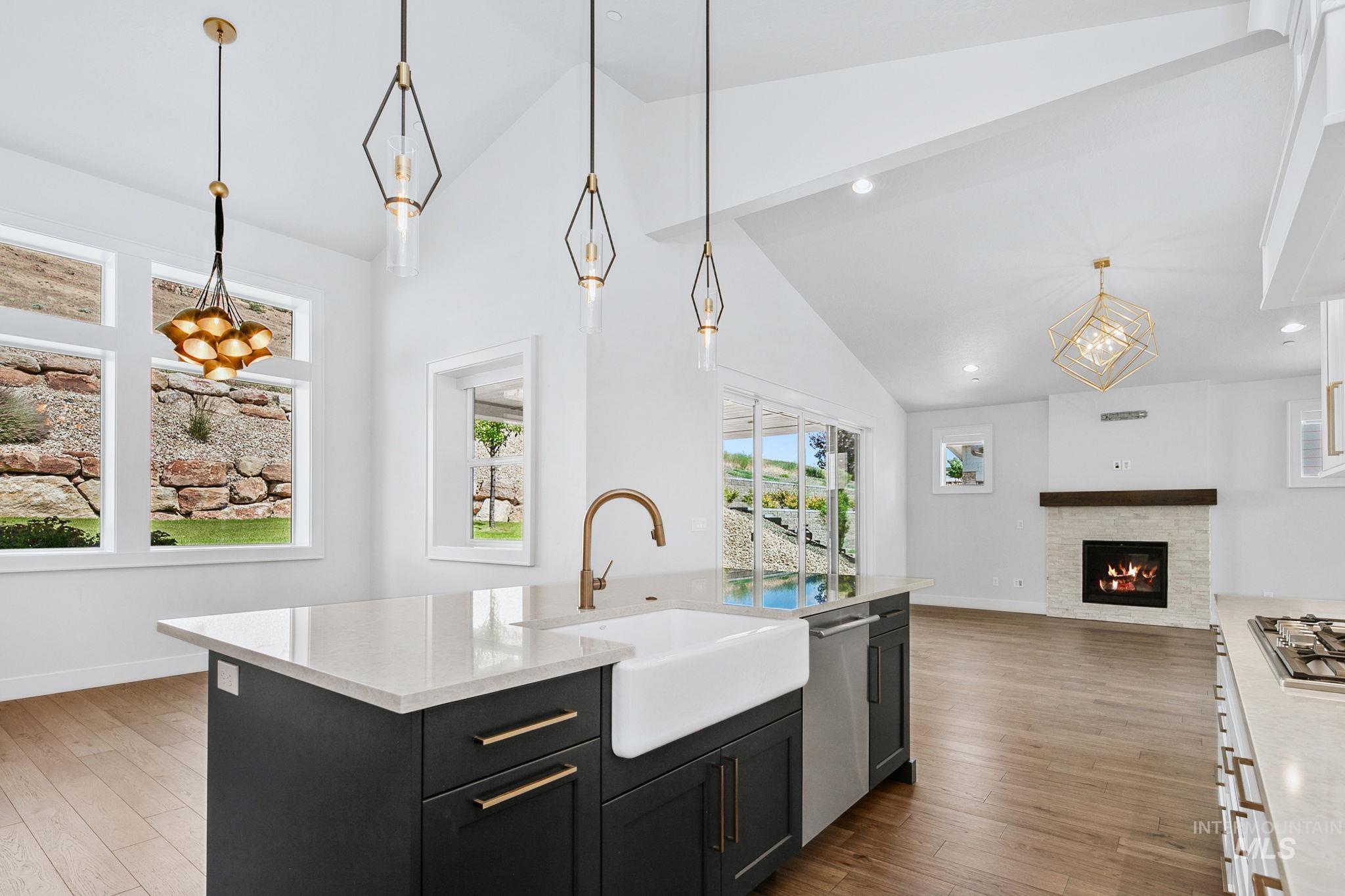 1544 S Trent Point Way, Boise, Idaho 83712, 3 Bedrooms, 2.5 Bathrooms, Residential For Sale, Price $1,299,000,MLS 98990073