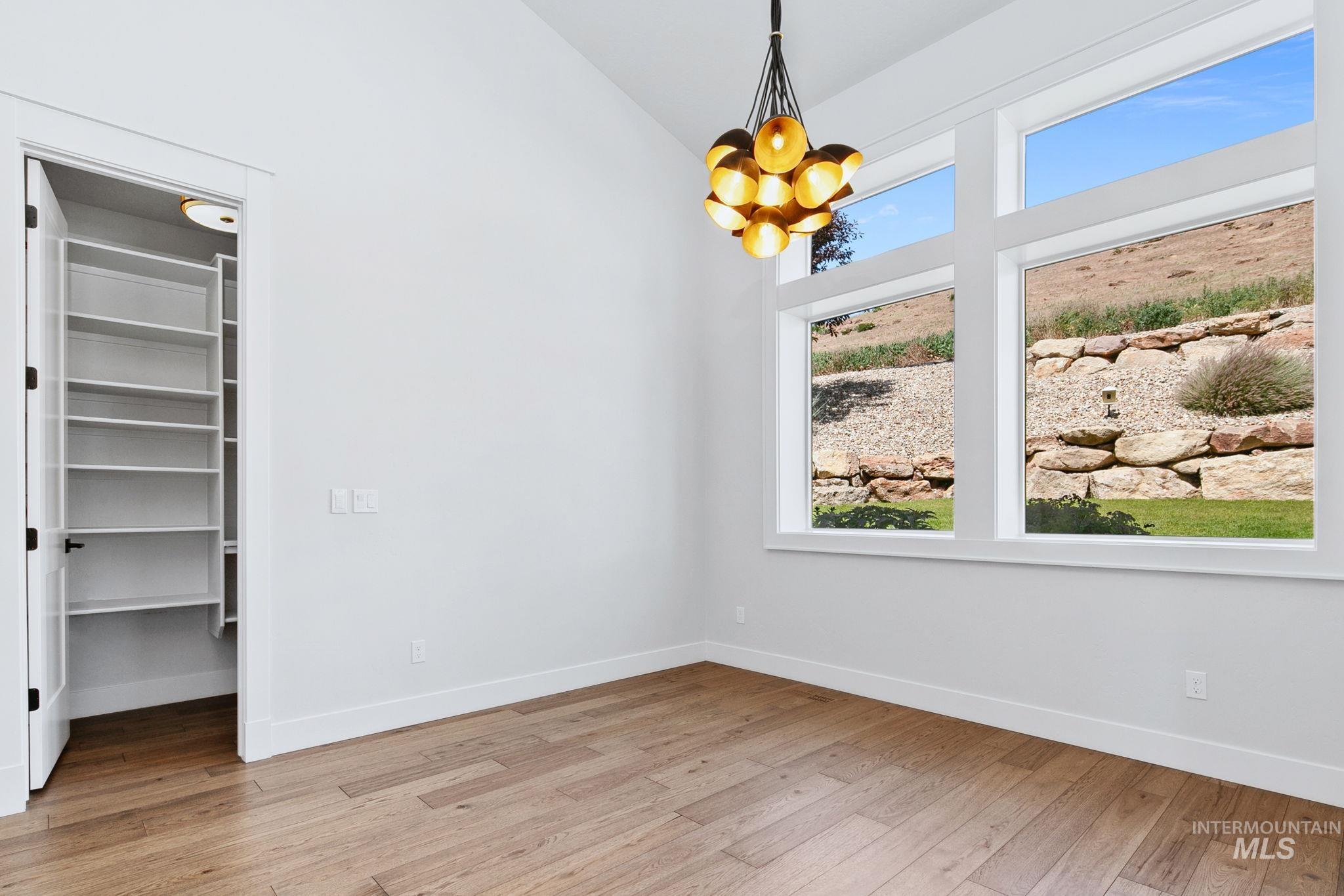 1544 S Trent Point Way, Boise, Idaho 83712, 3 Bedrooms, 2.5 Bathrooms, Residential For Sale, Price $1,299,000,MLS 98990073