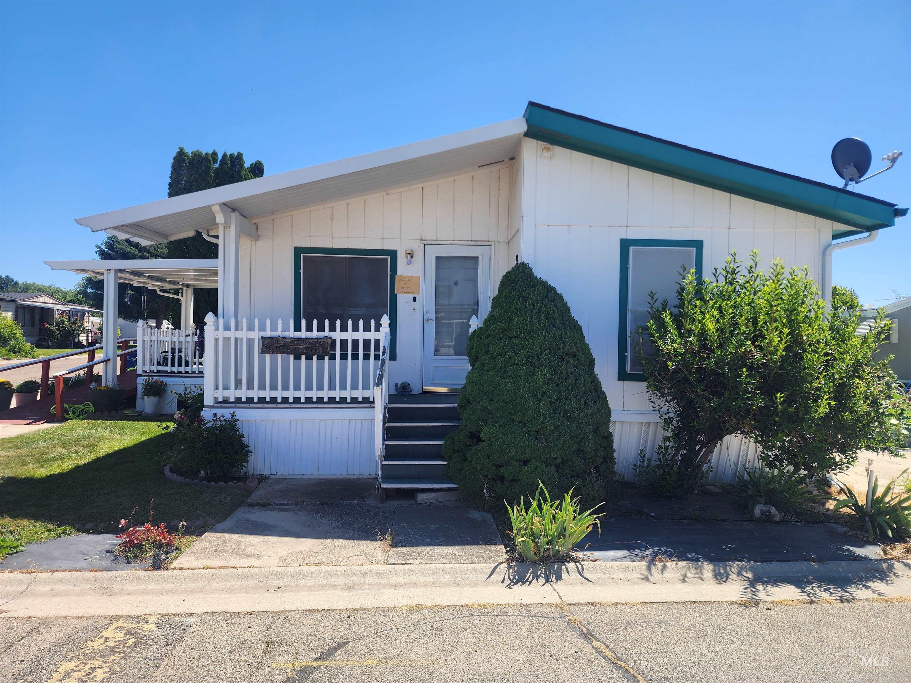 1715 W Flamingo Sp 22, Nampa, Idaho 83651, 3 Bedrooms, 2 Bathrooms, Residential For Sale, Price $140,000, 98990074