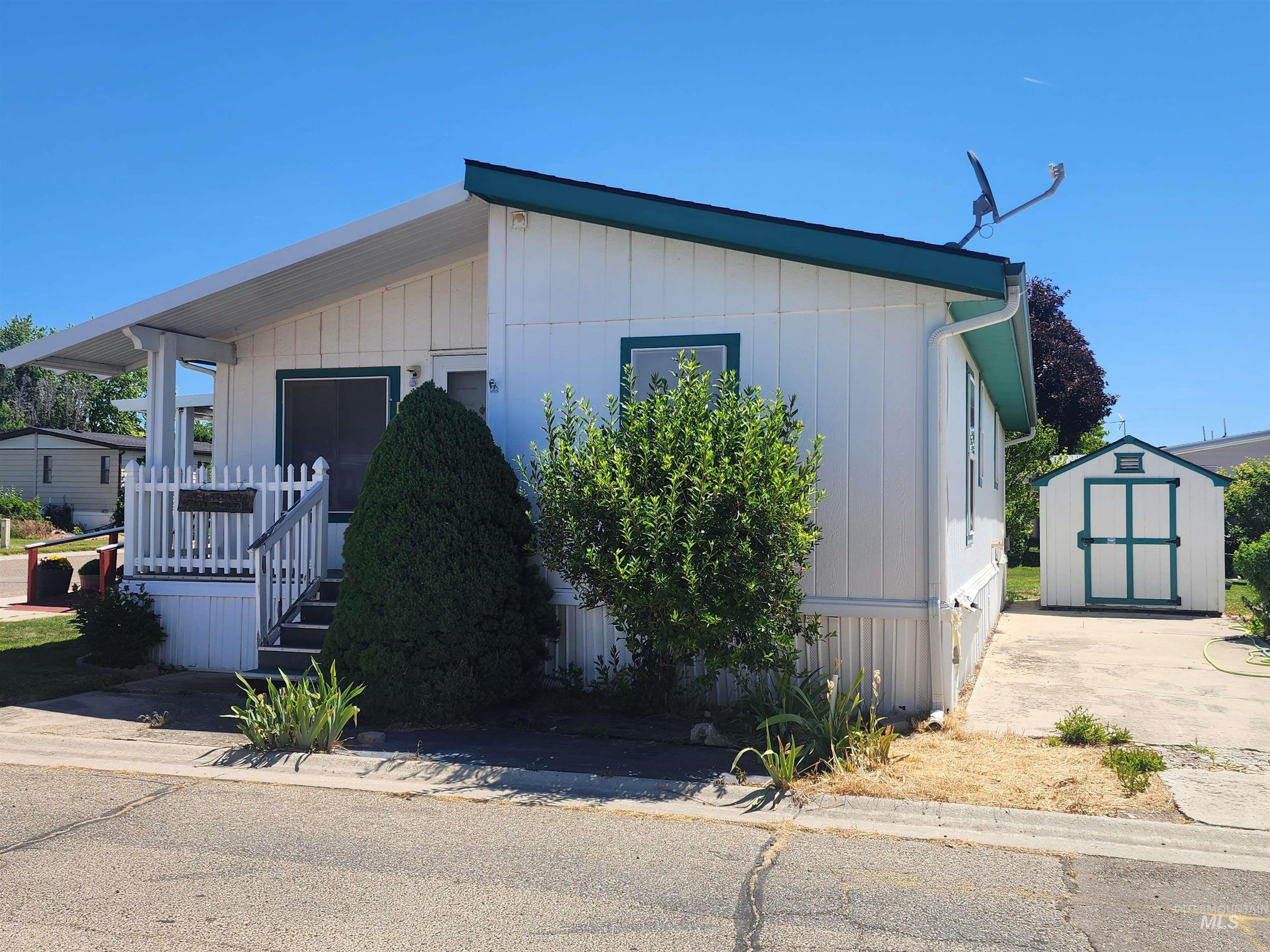 1715 W Flamingo Sp 22, Nampa, Idaho 83651, 3 Bedrooms, 2 Bathrooms, Residential For Sale, Price $140,000, 98990074