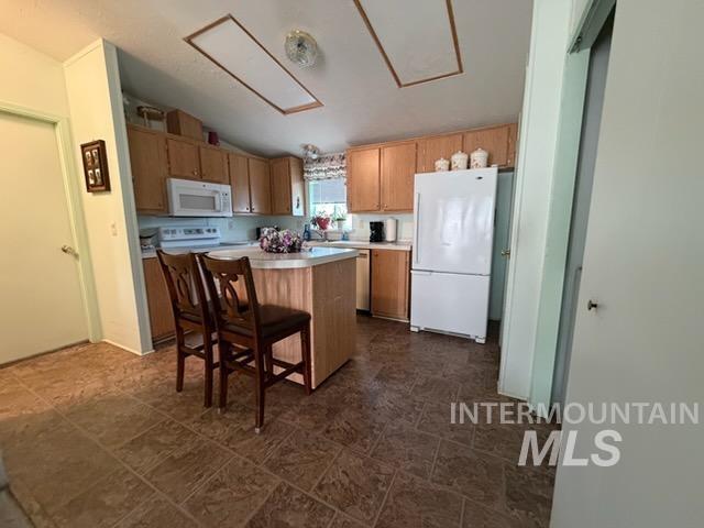 1715 W Flamingo Sp 22, Nampa, Idaho 83651, 3 Bedrooms, 2 Bathrooms, Residential For Sale, Price $140,000, 98990074