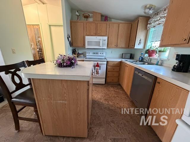 1715 W Flamingo Sp 22, Nampa, Idaho 83651, 3 Bedrooms, 2 Bathrooms, Residential For Sale, Price $140,000, 98990074