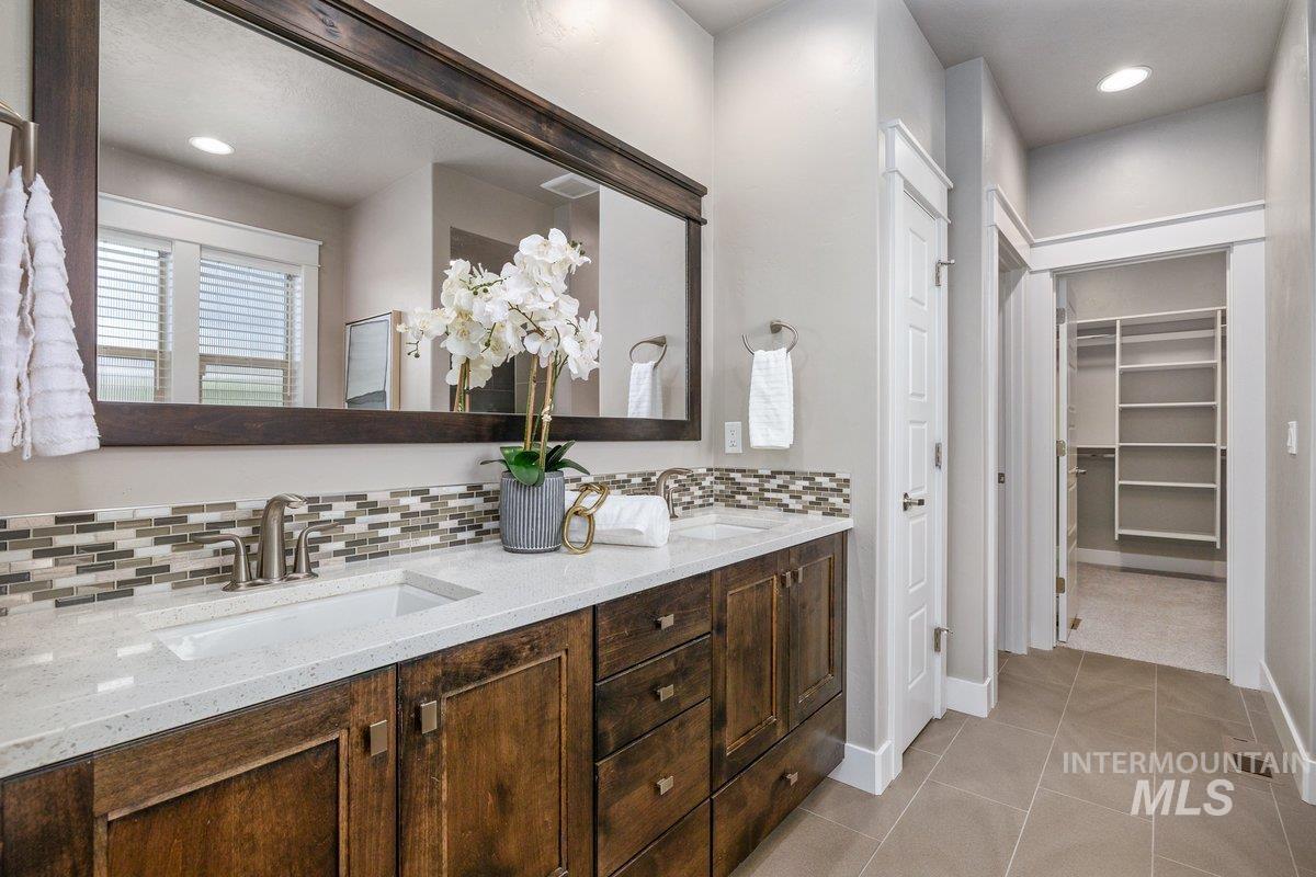 3904 W Farm View Dr, Boise, Idaho 83714, 3 Bedrooms, 3.5 Bathrooms, Residential For Sale, Price $1,075,000,MLS 98990076