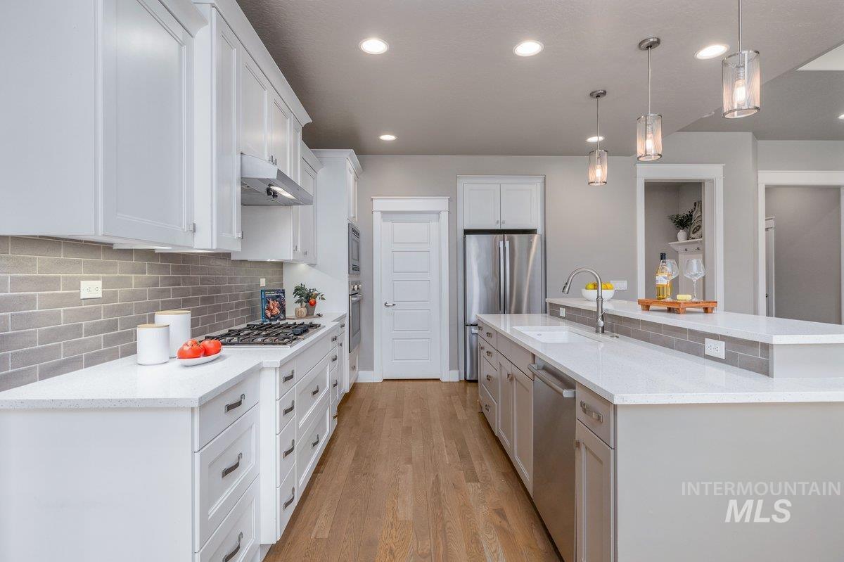 3904 W Farm View Dr, Boise, Idaho 83714, 3 Bedrooms, 3.5 Bathrooms, Residential For Sale, Price $1,075,000,MLS 98990076