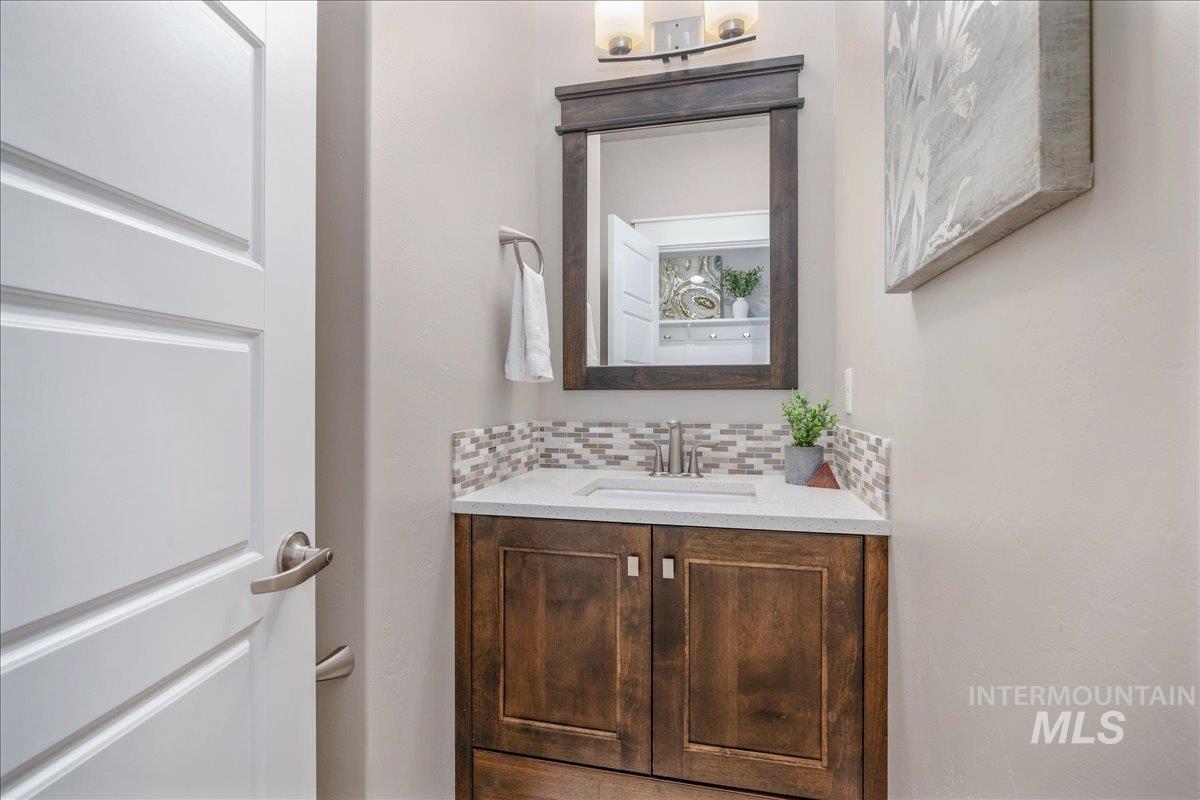3904 W Farm View Dr, Boise, Idaho 83714, 3 Bedrooms, 3.5 Bathrooms, Residential For Sale, Price $1,075,000,MLS 98990076