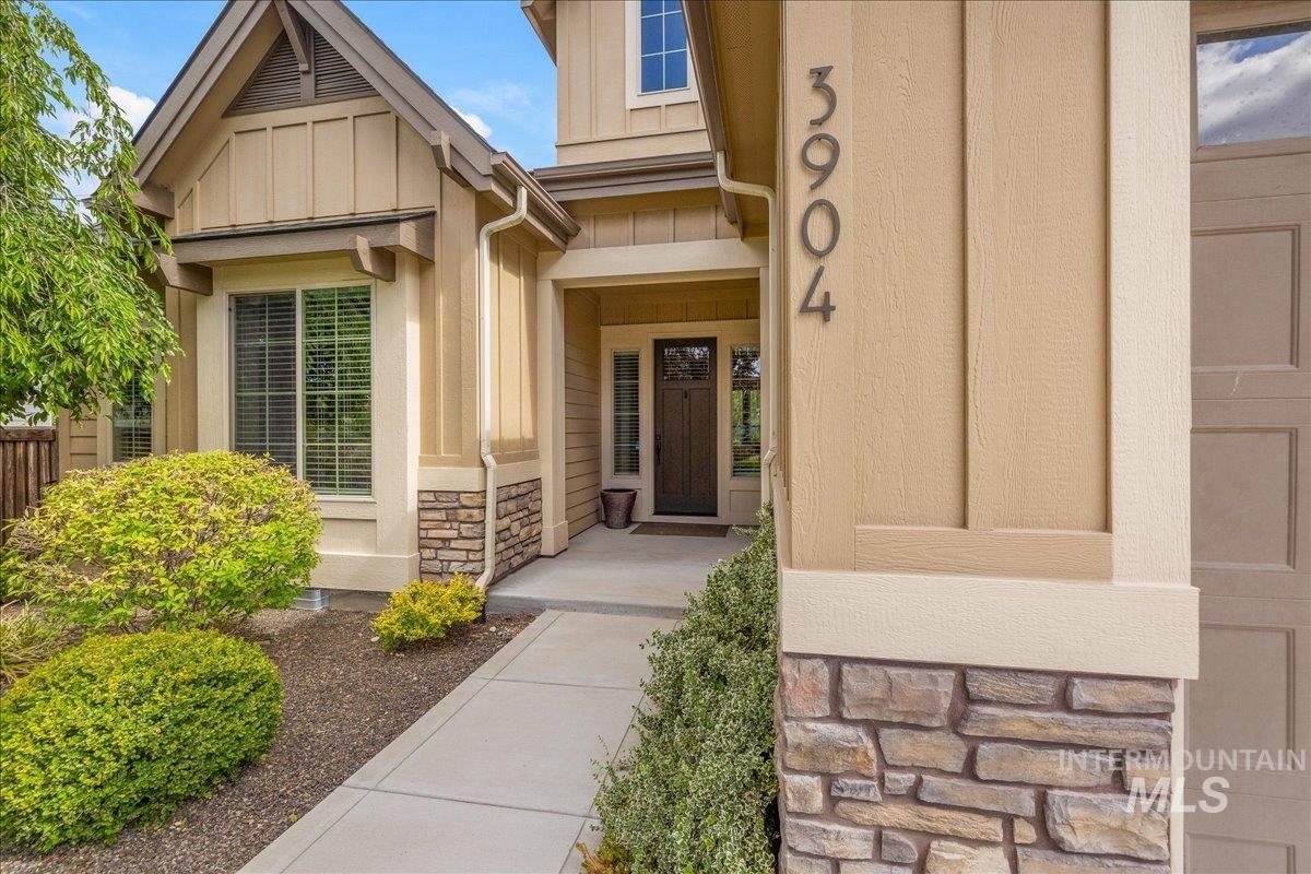3904 W Farm View Dr, Boise, Idaho 83714, 3 Bedrooms, 3.5 Bathrooms, Residential For Sale, Price $1,075,000,MLS 98990076