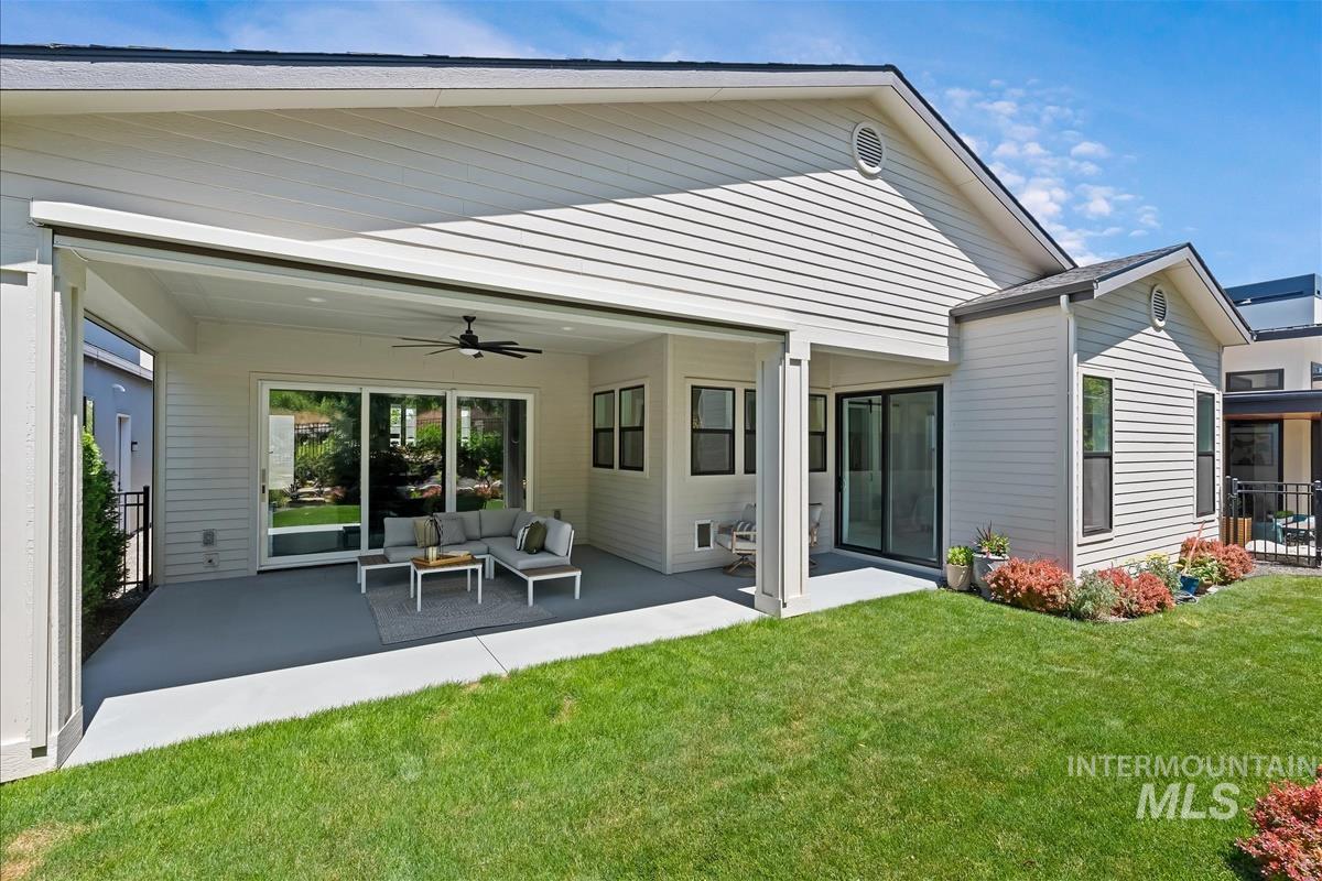 727 E Brooktrail Ln, Eagle, Idaho 83616, 3 Bedrooms, 2.5 Bathrooms, Residential For Sale, Price $779,000,MLS 98990077