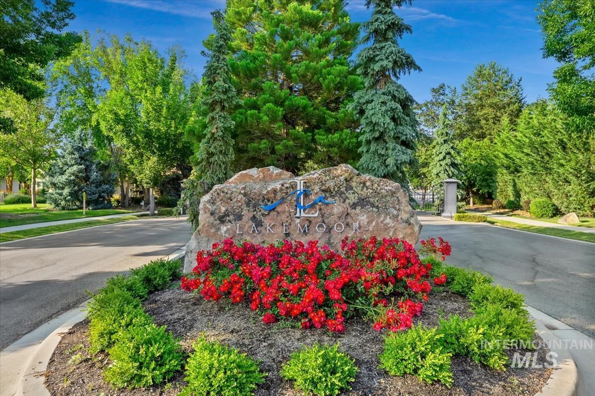 727 E Brooktrail Ln, Eagle, Idaho 83616, 3 Bedrooms, 2.5 Bathrooms, Residential For Sale, Price $779,000,MLS 98990077