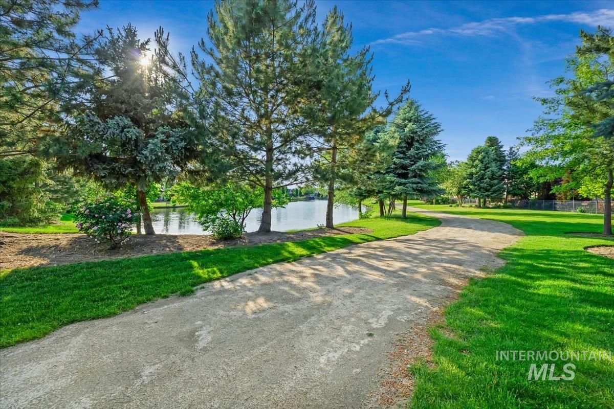727 E Brooktrail Ln, Eagle, Idaho 83616, 3 Bedrooms, 2.5 Bathrooms, Residential For Sale, Price $779,000,MLS 98990077