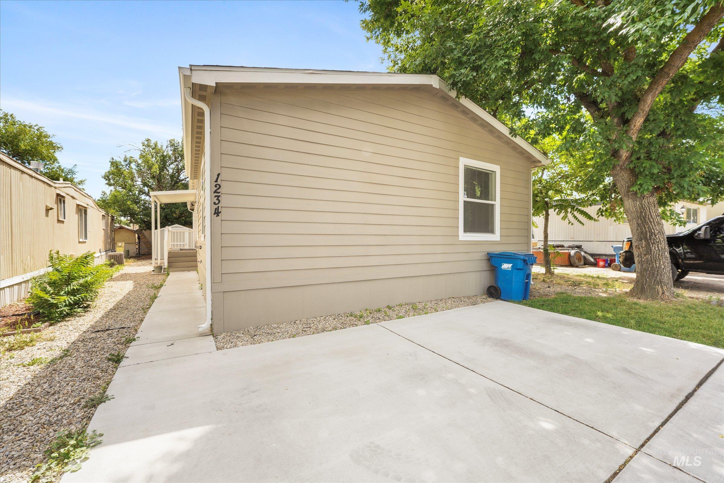 1234 Arrow Lane, Boise, Idaho 83704, 3 Bedrooms, 2 Bathrooms, Residential For Sale, Price $149,900, 98990078