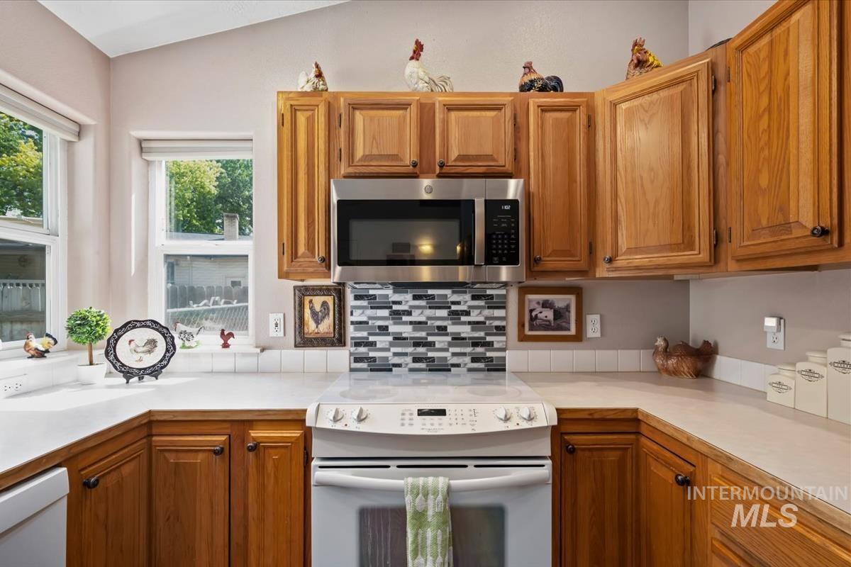 11884 W Driftwood Ct, Boise, Idaho 83713, 3 Bedrooms, 2 Bathrooms, Residential For Sale, Price $475,000,MLS 98990082