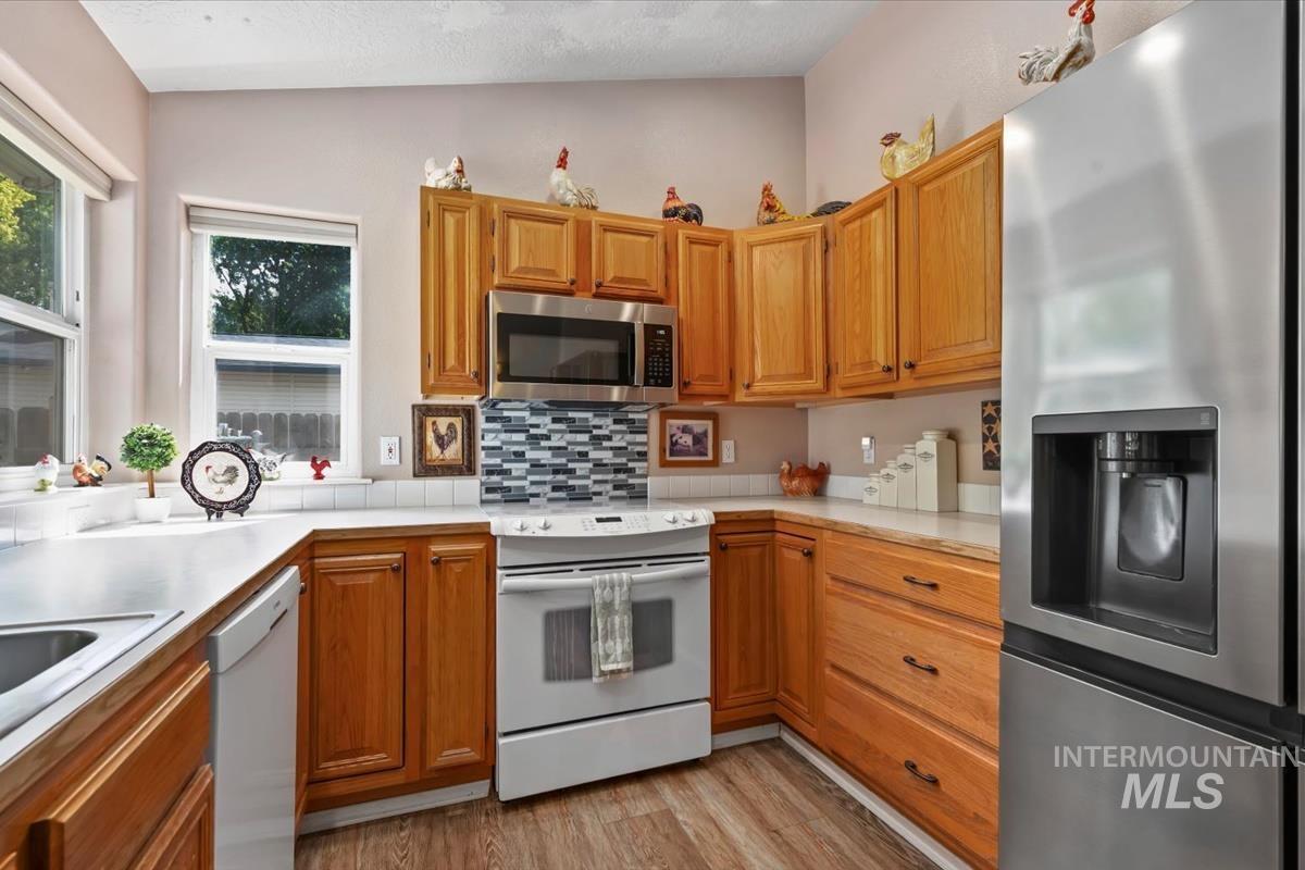 11884 W Driftwood Ct, Boise, Idaho 83713, 3 Bedrooms, 2 Bathrooms, Residential For Sale, Price $475,000,MLS 98990082