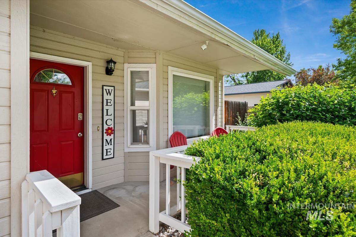 11884 W Driftwood Ct, Boise, Idaho 83713, 3 Bedrooms, 2 Bathrooms, Residential For Sale, Price $475,000,MLS 98990082
