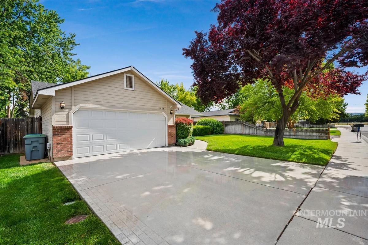 11884 W Driftwood Ct, Boise, Idaho 83713, 3 Bedrooms, 2 Bathrooms, Residential For Sale, Price $475,000,MLS 98990082