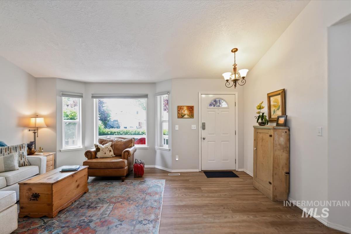 11884 W Driftwood Ct, Boise, Idaho 83713, 3 Bedrooms, 2 Bathrooms, Residential For Sale, Price $475,000,MLS 98990082