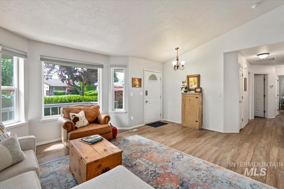 11884 W Driftwood Ct, Boise, Idaho 83713, 3 Bedrooms, 2 Bathrooms, Residential For Sale, Price $475,000,MLS 98990082