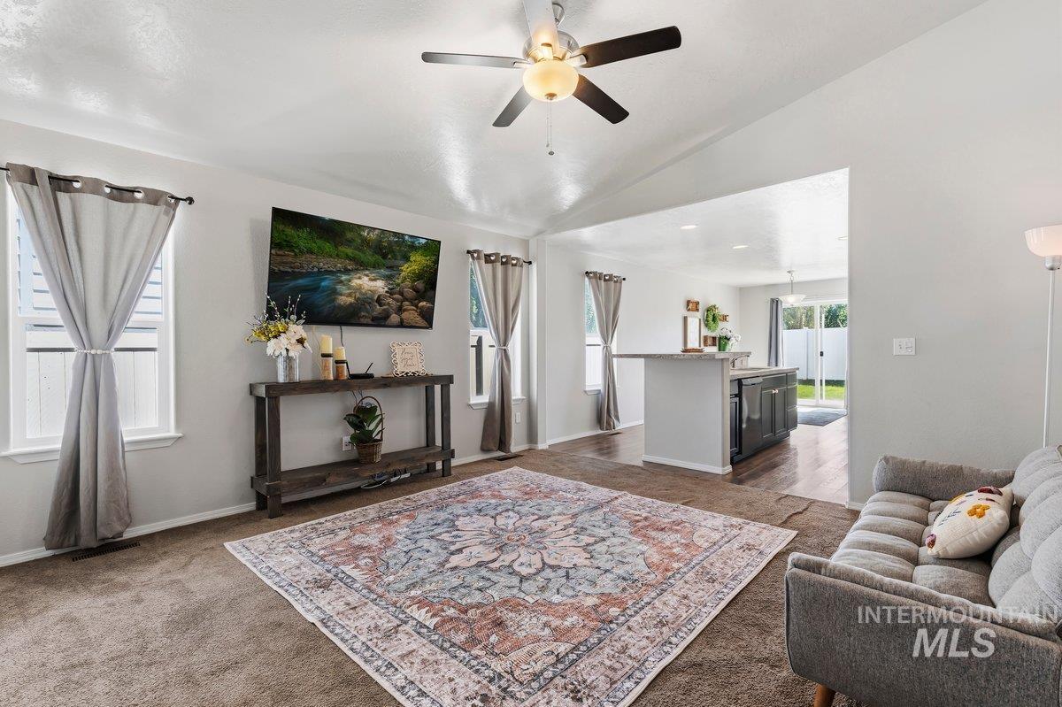 1046 S Red Sand Ave, Kuna, Idaho 83634-4000, 3 Bedrooms, 2 Bathrooms, Residential For Sale, Price $395,000, 98990083