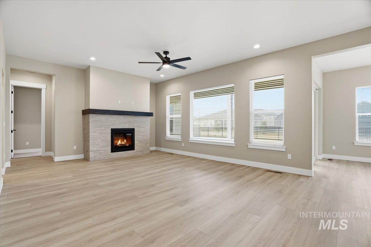 8906 W Teratai St., Star, Idaho 83669, 3 Bedrooms, 2.5 Bathrooms, Residential For Sale, Price $784,990,MLS 98990084