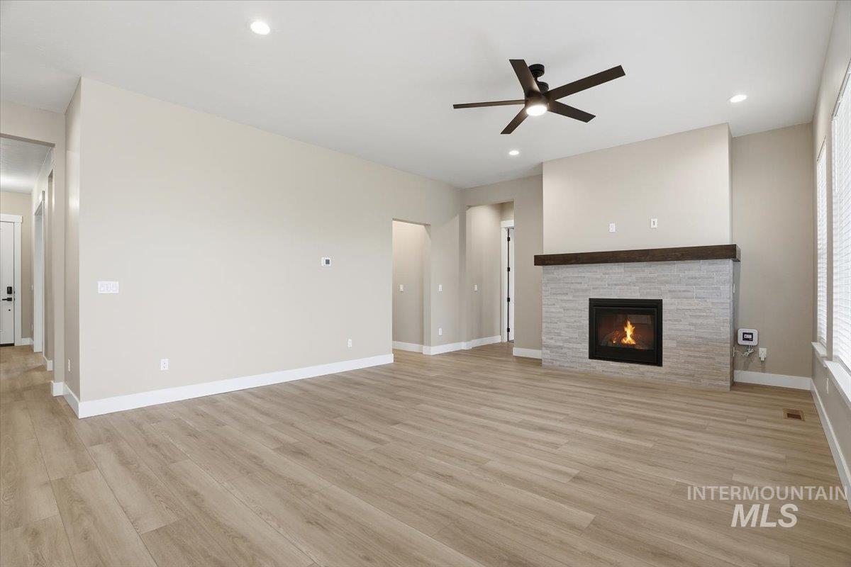 8906 W Teratai St., Star, Idaho 83669, 3 Bedrooms, 2.5 Bathrooms, Residential For Sale, Price $784,990,MLS 98990084