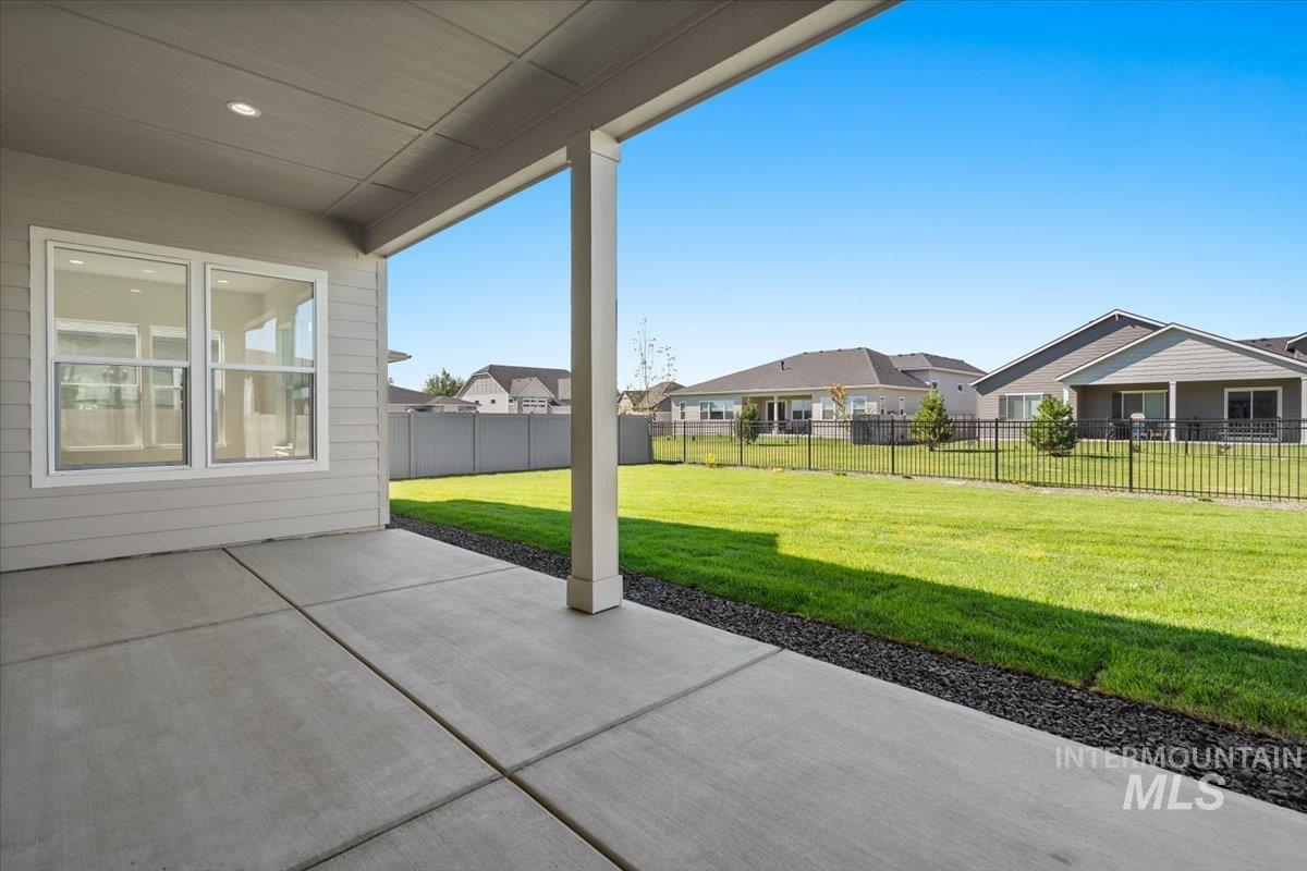 8906 W Teratai St., Star, Idaho 83669, 3 Bedrooms, 2.5 Bathrooms, Residential For Sale, Price $784,990,MLS 98990084