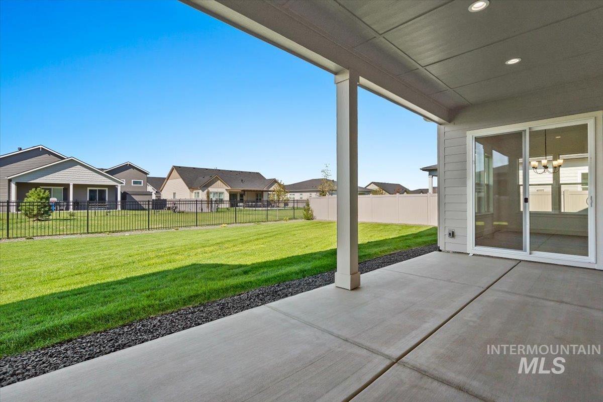 8906 W Teratai St., Star, Idaho 83669, 3 Bedrooms, 2.5 Bathrooms, Residential For Sale, Price $784,990,MLS 98990084