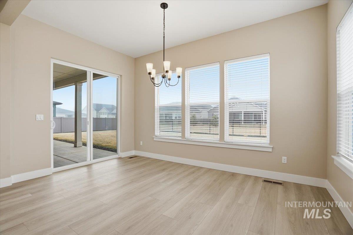 8906 W Teratai St., Star, Idaho 83669, 3 Bedrooms, 2.5 Bathrooms, Residential For Sale, Price $784,990,MLS 98990084