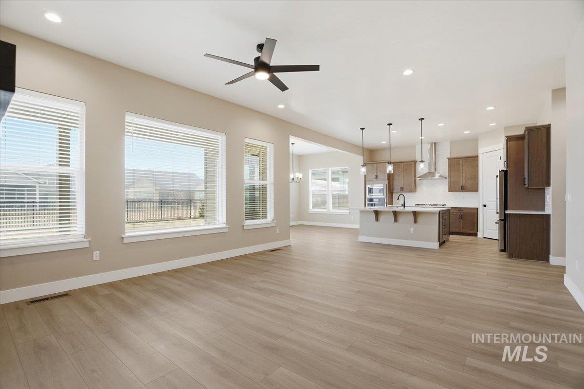 8906 W Teratai St., Star, Idaho 83669, 3 Bedrooms, 2.5 Bathrooms, Residential For Sale, Price $784,990,MLS 98990084