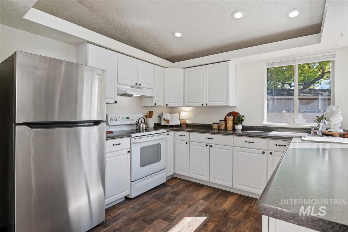 406 Madrone Cir, Nampa, Idaho 83686, 3 Bedrooms, 2 Bathrooms, Residential For Sale, Price $375,000, 98990088