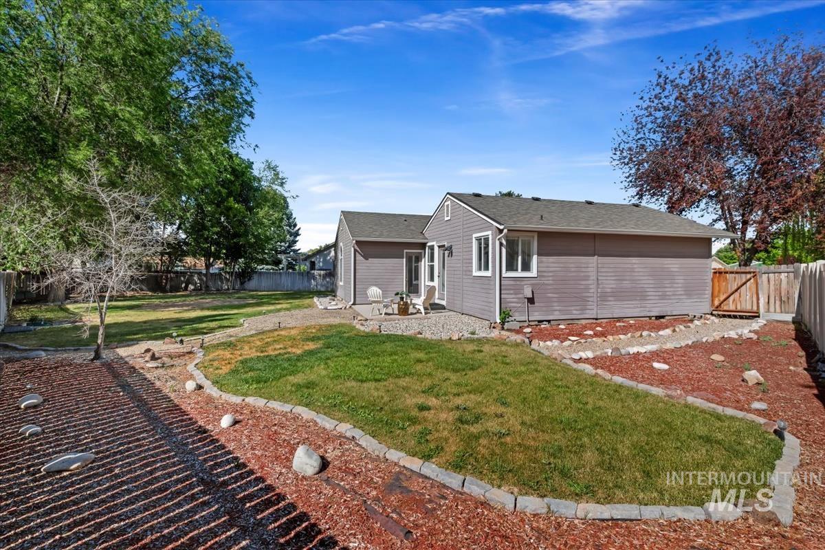 406 Madrone Cir, Nampa, Idaho 83686, 3 Bedrooms, 2 Bathrooms, Residential For Sale, Price $375,000, 98990088