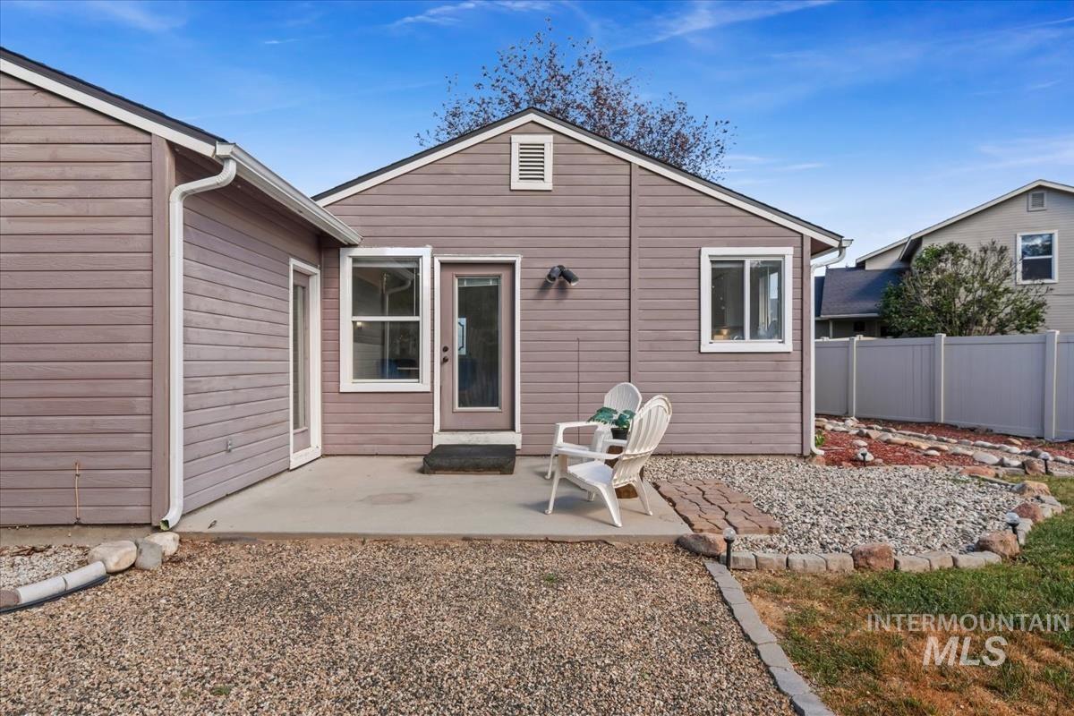 406 Madrone Cir, Nampa, Idaho 83686, 3 Bedrooms, 2 Bathrooms, Residential For Sale, Price $375,000, 98990088