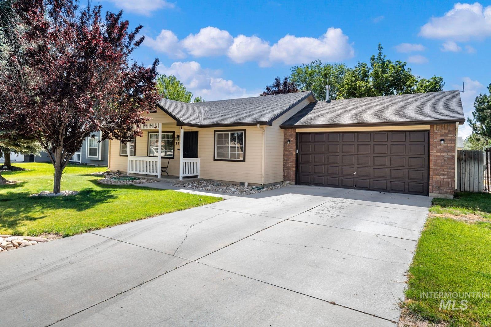 213 Boardwalk Way, Middleton, Idaho 83644, 3 Bedrooms, 2 Bathrooms, Residential For Sale, Price $340,000, 98990090