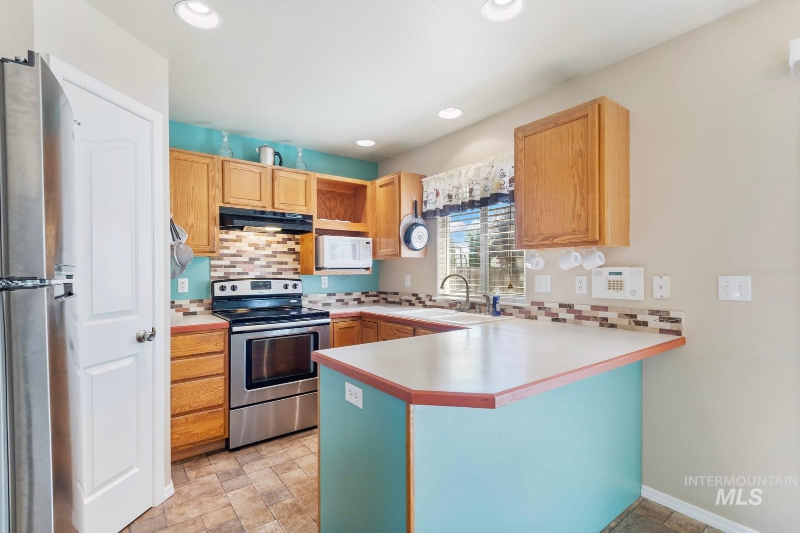 213 Boardwalk Way, Middleton, Idaho 83644, 3 Bedrooms, 2 Bathrooms, Residential For Sale, Price $340,000, 98990090