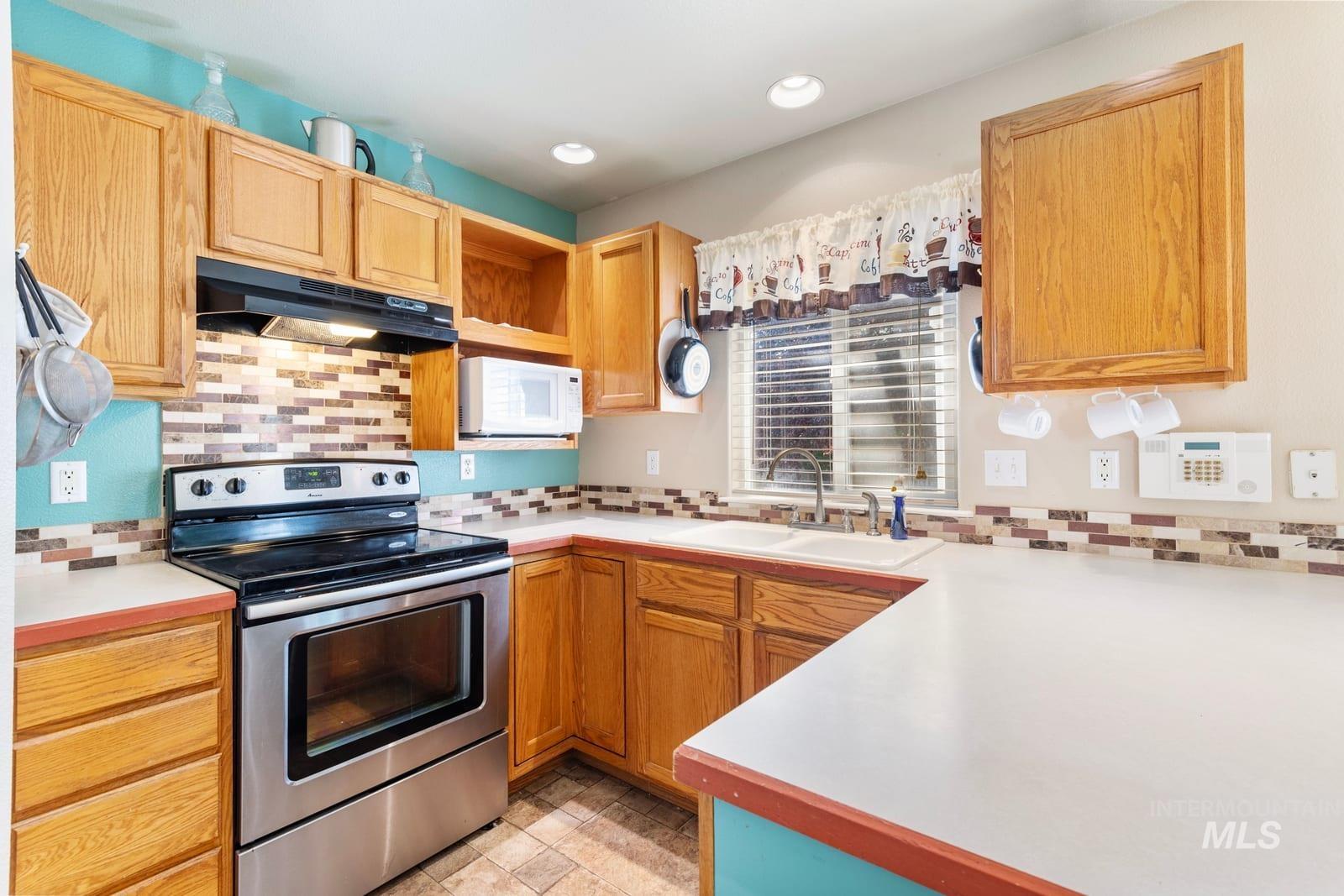 213 Boardwalk Way, Middleton, Idaho 83644, 3 Bedrooms, 2 Bathrooms, Residential For Sale, Price $340,000, 98990090