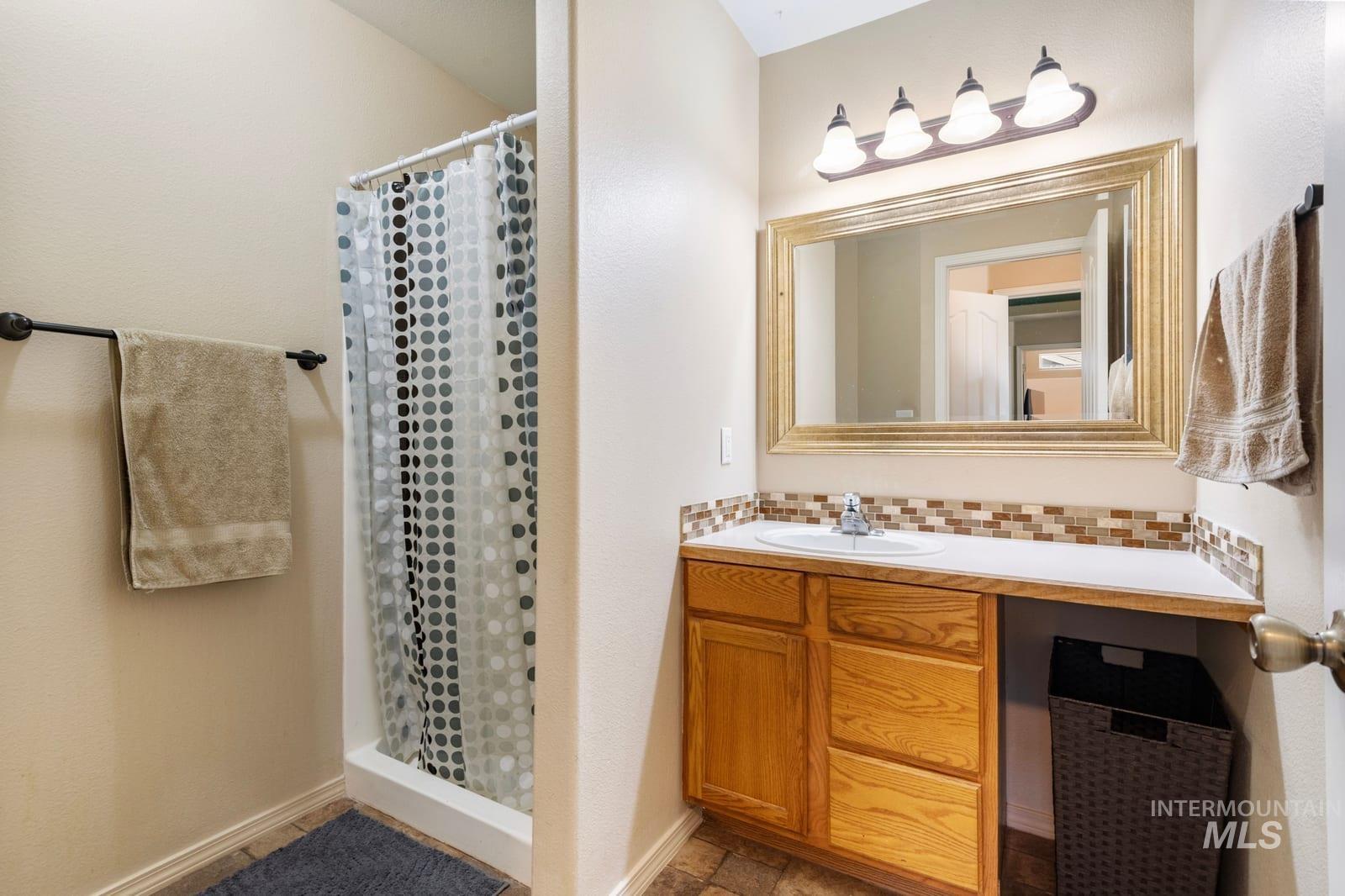 213 Boardwalk Way, Middleton, Idaho 83644, 3 Bedrooms, 2 Bathrooms, Residential For Sale, Price $340,000, 98990090