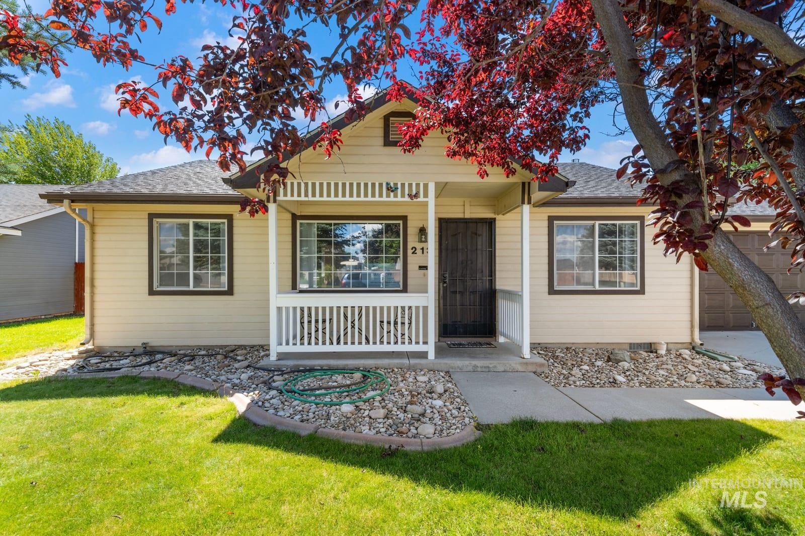 213 Boardwalk Way, Middleton, Idaho 83644, 3 Bedrooms, 2 Bathrooms, Residential For Sale, Price $340,000, 98990090
