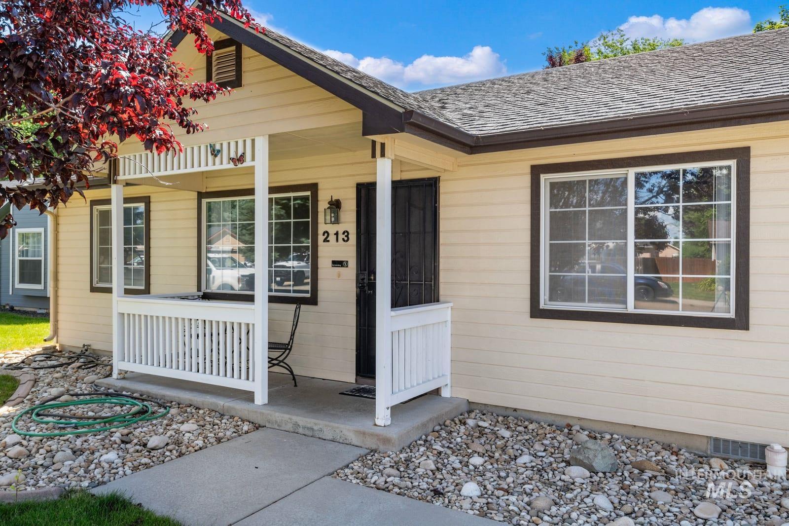 213 Boardwalk Way, Middleton, Idaho 83644, 3 Bedrooms, 2 Bathrooms, Residential For Sale, Price $340,000, 98990090