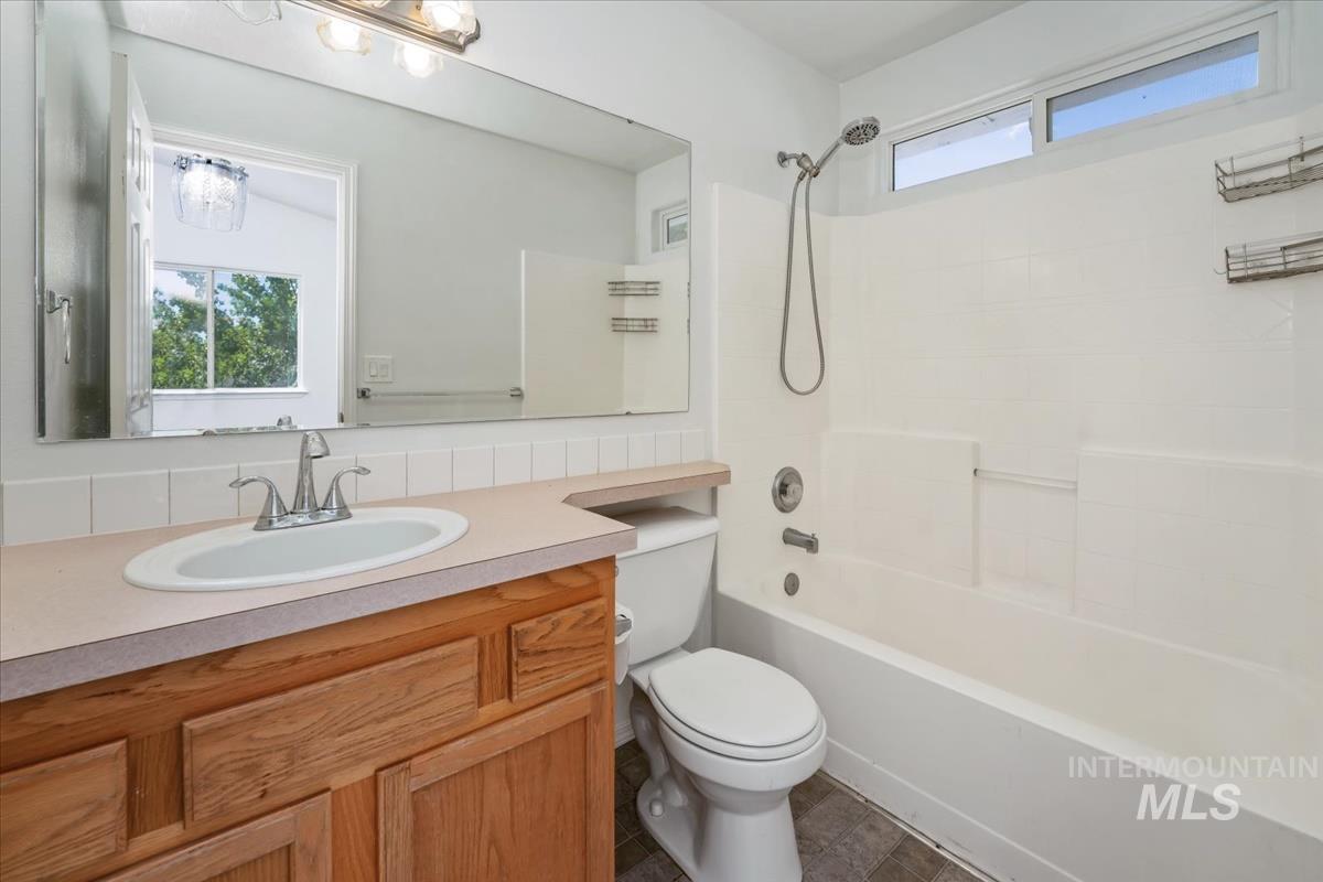 6417 E Brimley Drive, Nampa, Idaho 83687, 4 Bedrooms, 2.5 Bathrooms, Residential For Sale, Price $490,000, 98990092