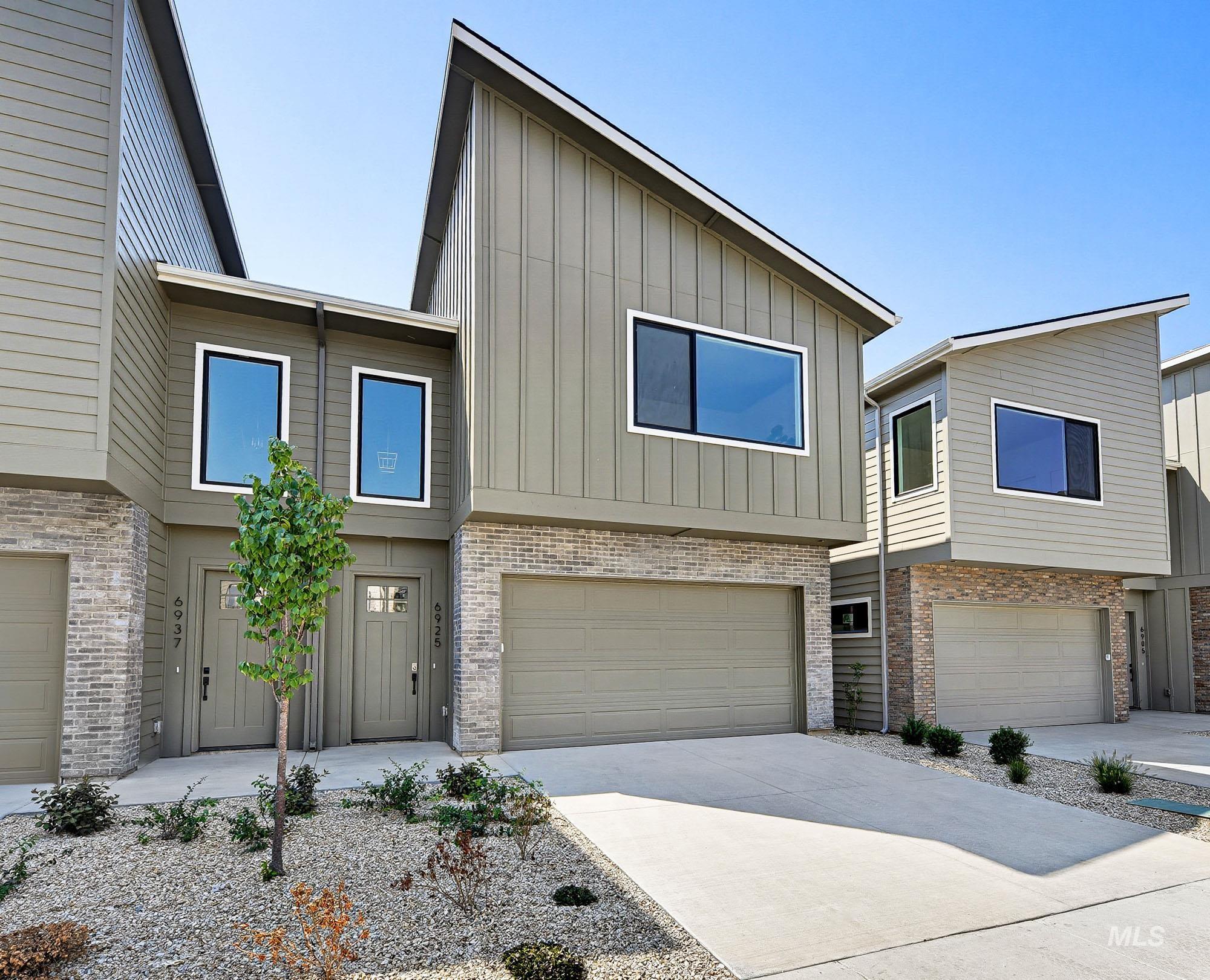 6925 E Bonsall St, Boise, Idaho 83716, 3 Bedrooms, 2.5 Bathrooms, Residential For Sale, Price $639,000,MLS 98990093