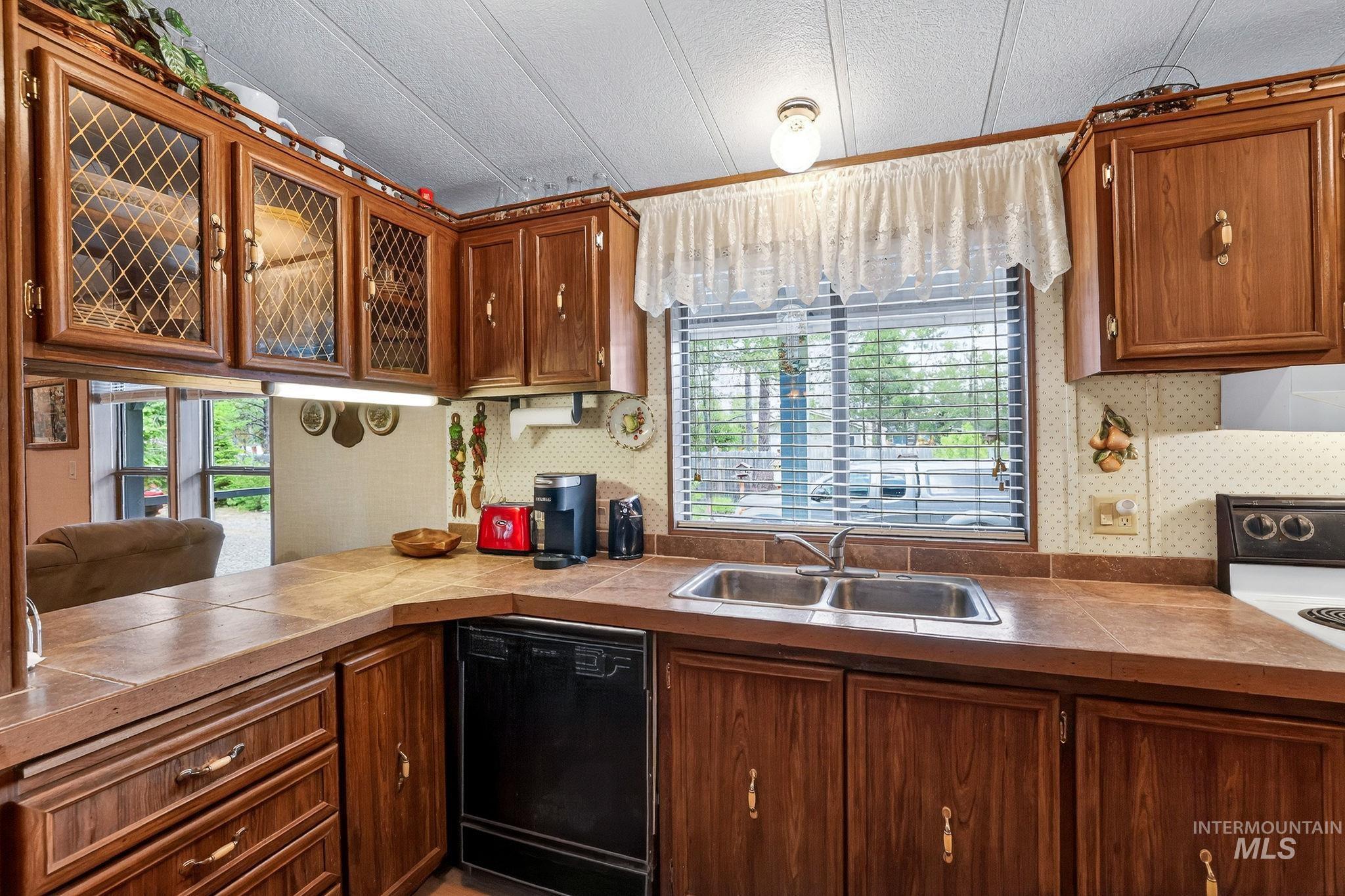13122 Tucker Rd., Donnelly, Idaho 83615, 3 Bedrooms, 2 Bathrooms, Residential For Sale, Price $340,000,MLS 98990095