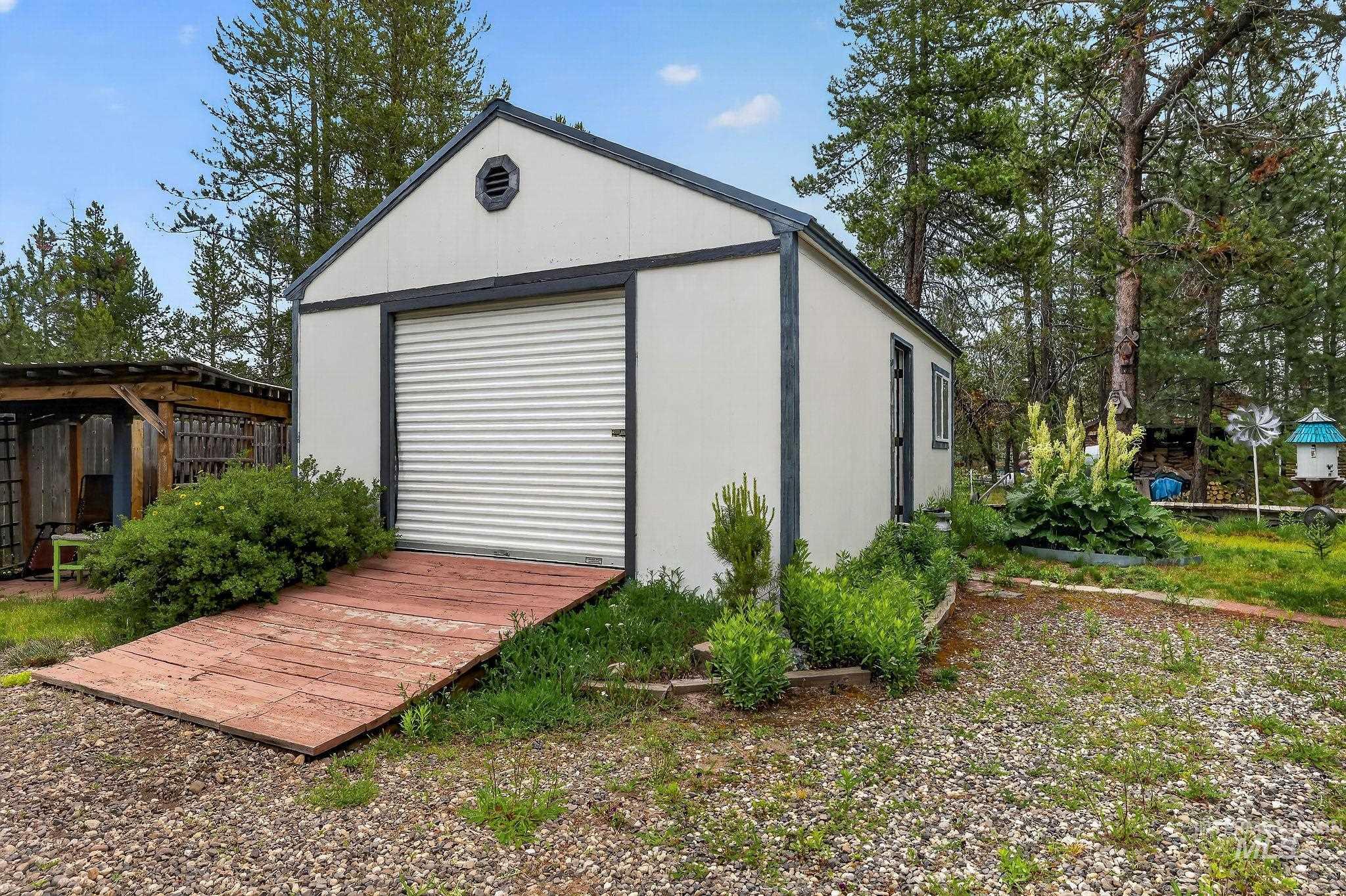 13122 Tucker Rd., Donnelly, Idaho 83615, 3 Bedrooms, 2 Bathrooms, Residential For Sale, Price $340,000,MLS 98990095